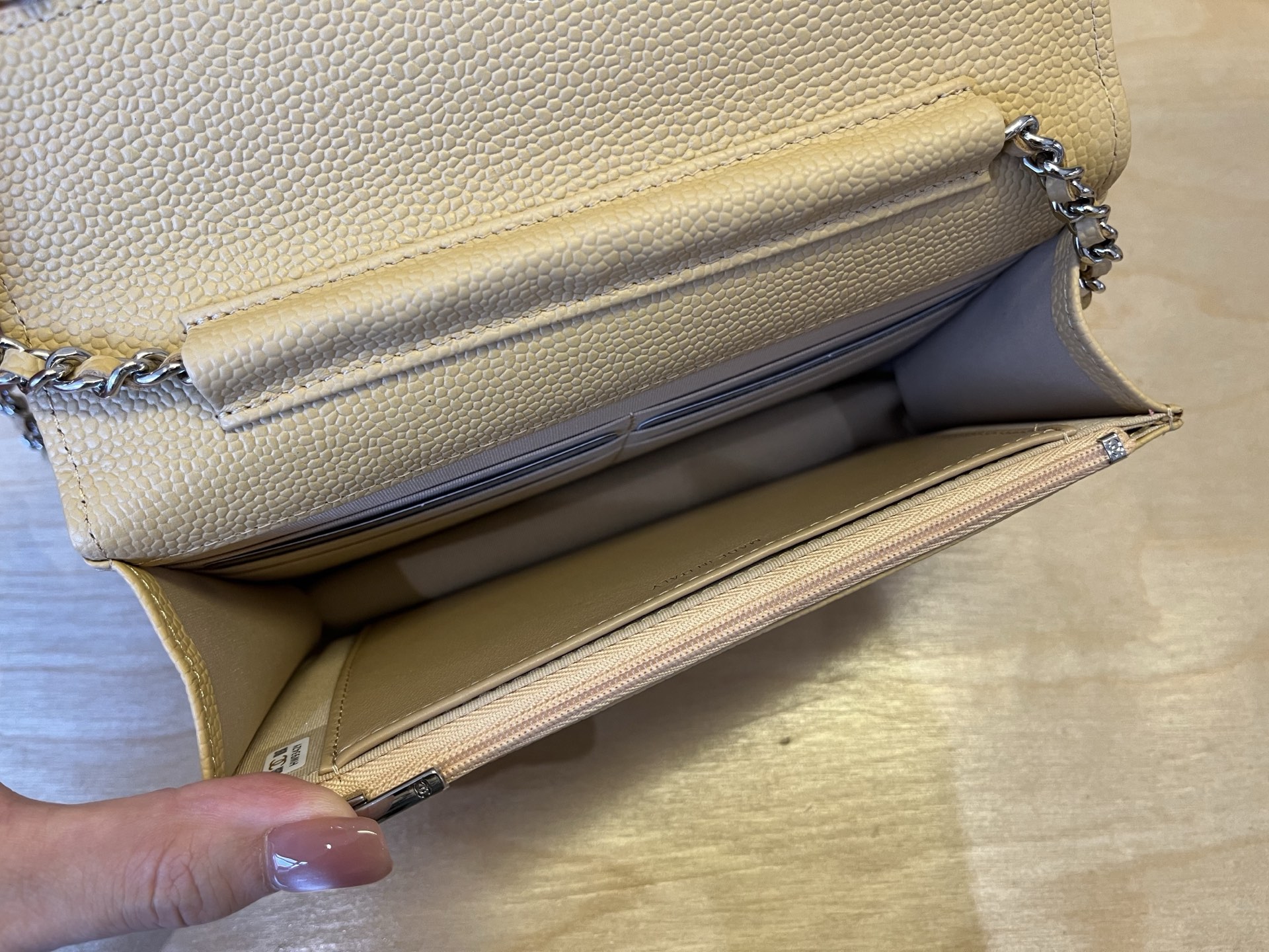 Chanel WOC Chain Wallet, Caviar Leather, Beige, Classic Design 8 i1750091789829 8334 0 7