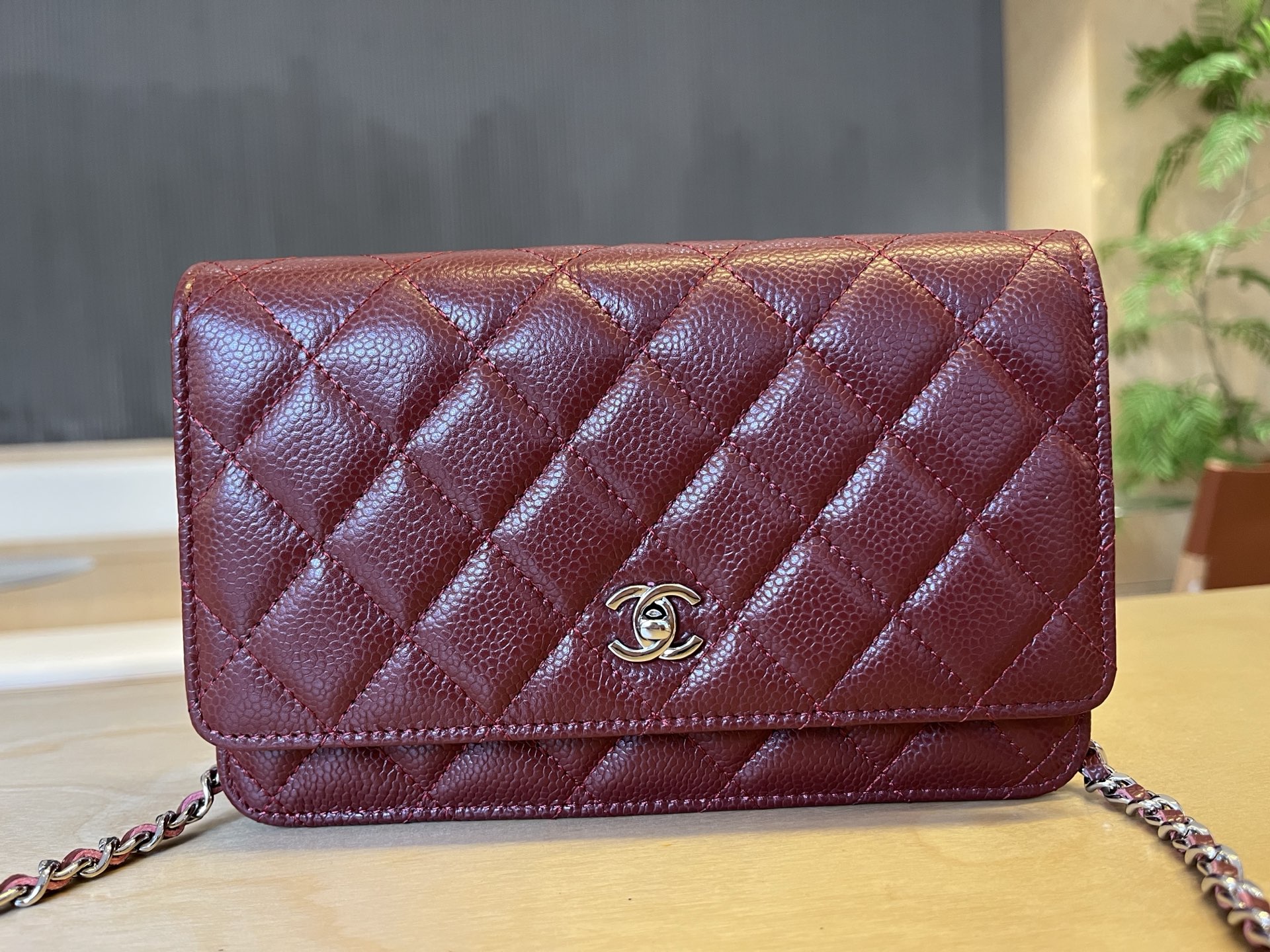 Elegant Quilted Wallet on Chain, Caviar Leather with Chain Shoulder Bag 3 i1750091841120 4862 0 1