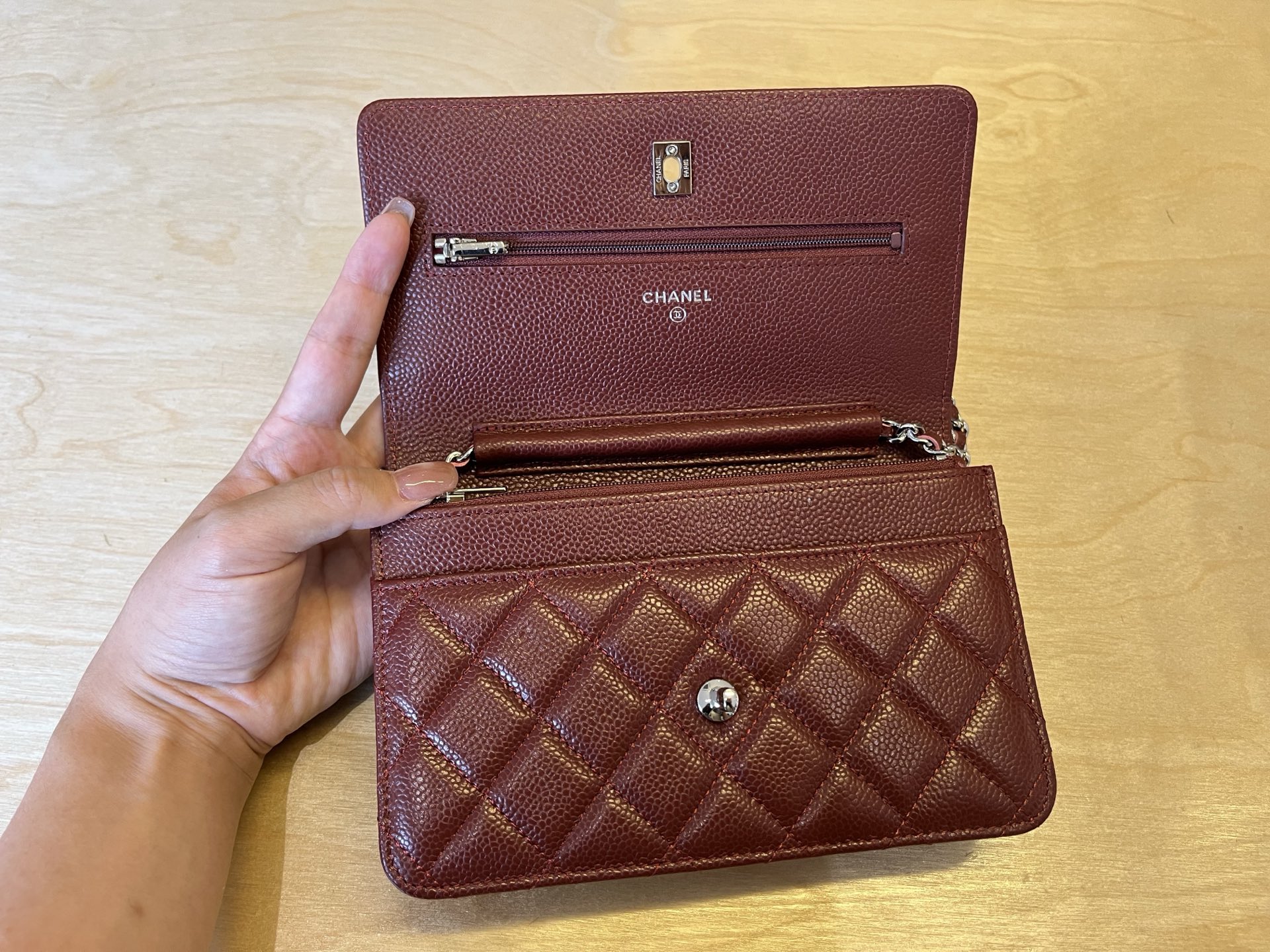 Elegant Quilted Wallet on Chain, Caviar Leather with Chain Shoulder Bag 7 i1750091842119 4813 0 5
