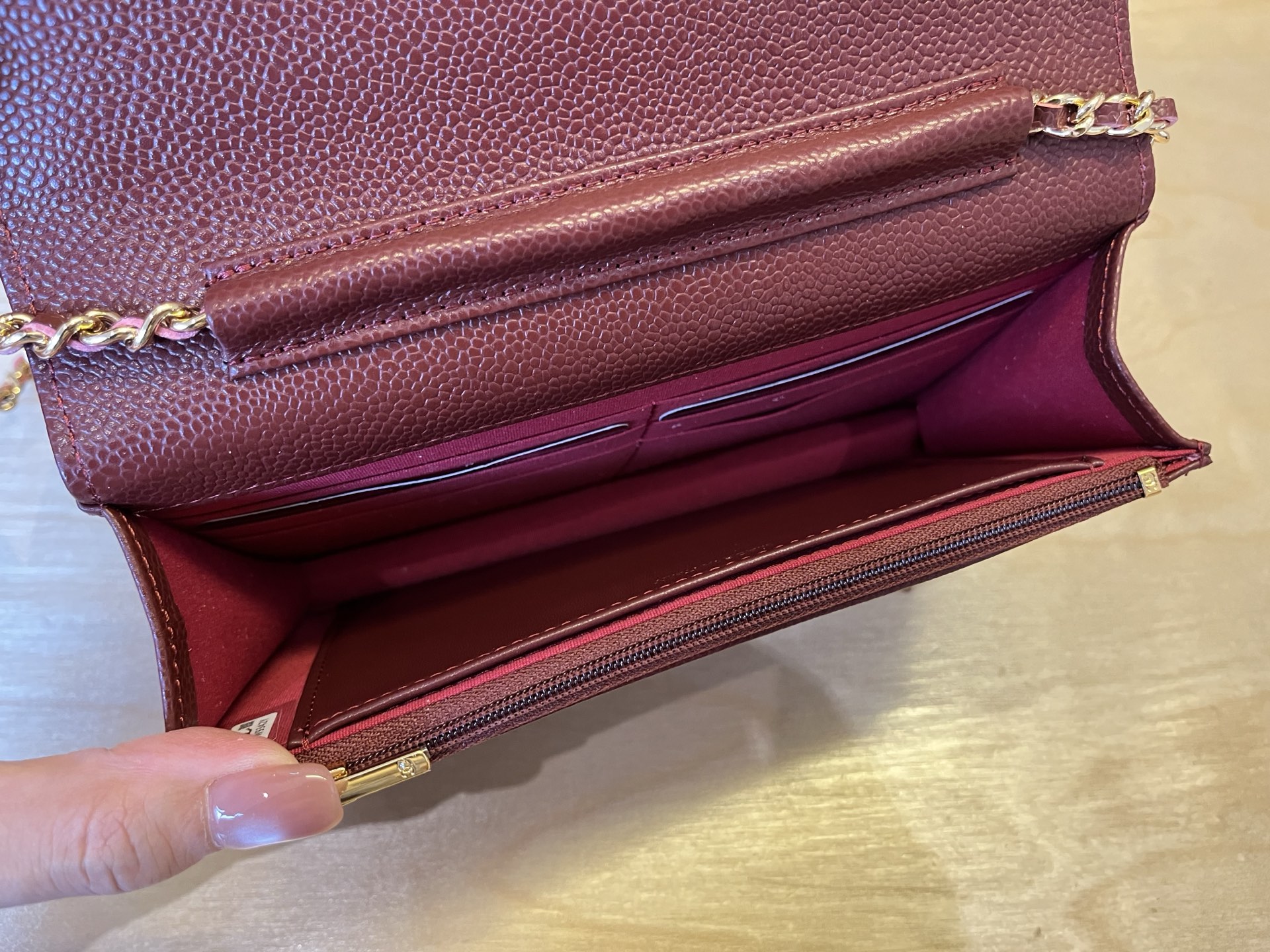 Chanel 25cm WOC Chain Bag with Caviar Leather in Burgundy 9 i1750091852078 4258 0 7