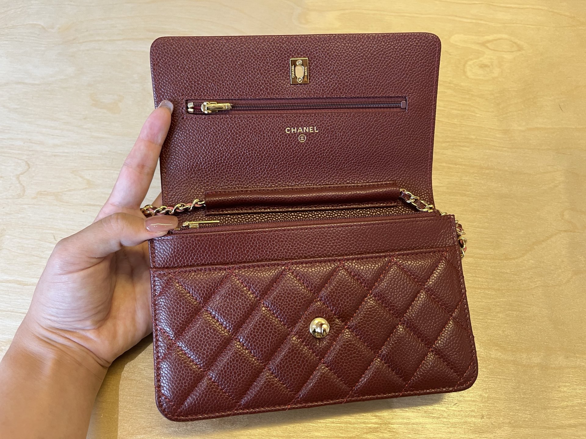 Chanel 25cm WOC Chain Bag with Caviar Leather in Burgundy 8 i1750091852143 4715 0 6