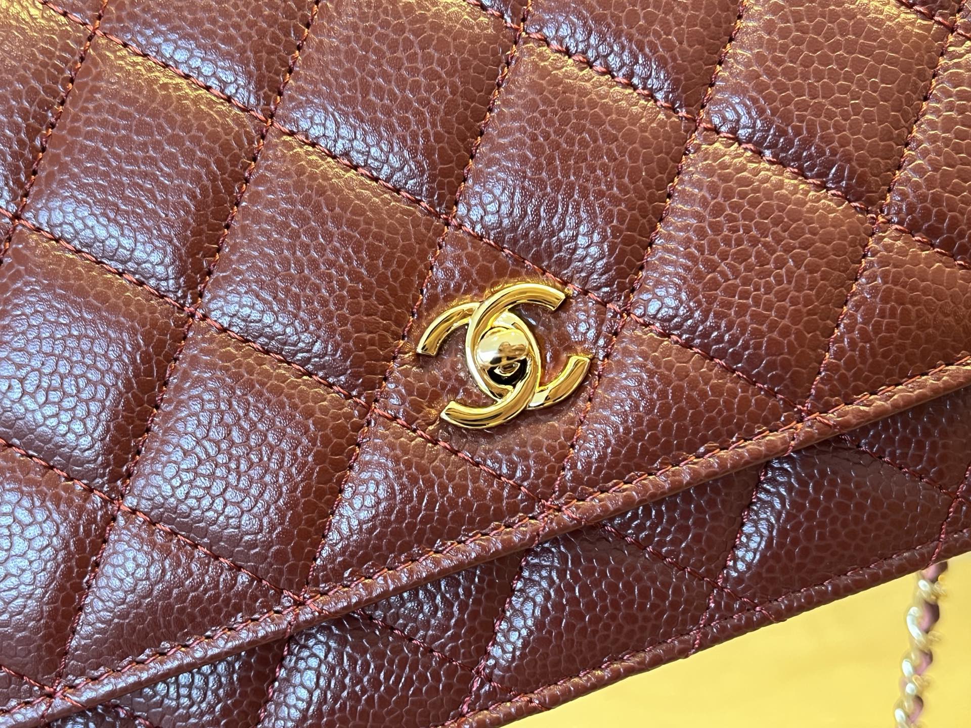Chanel 25cm WOC Chain Bag with Caviar Leather in Burgundy 7 i1750091852205 7963 0 5