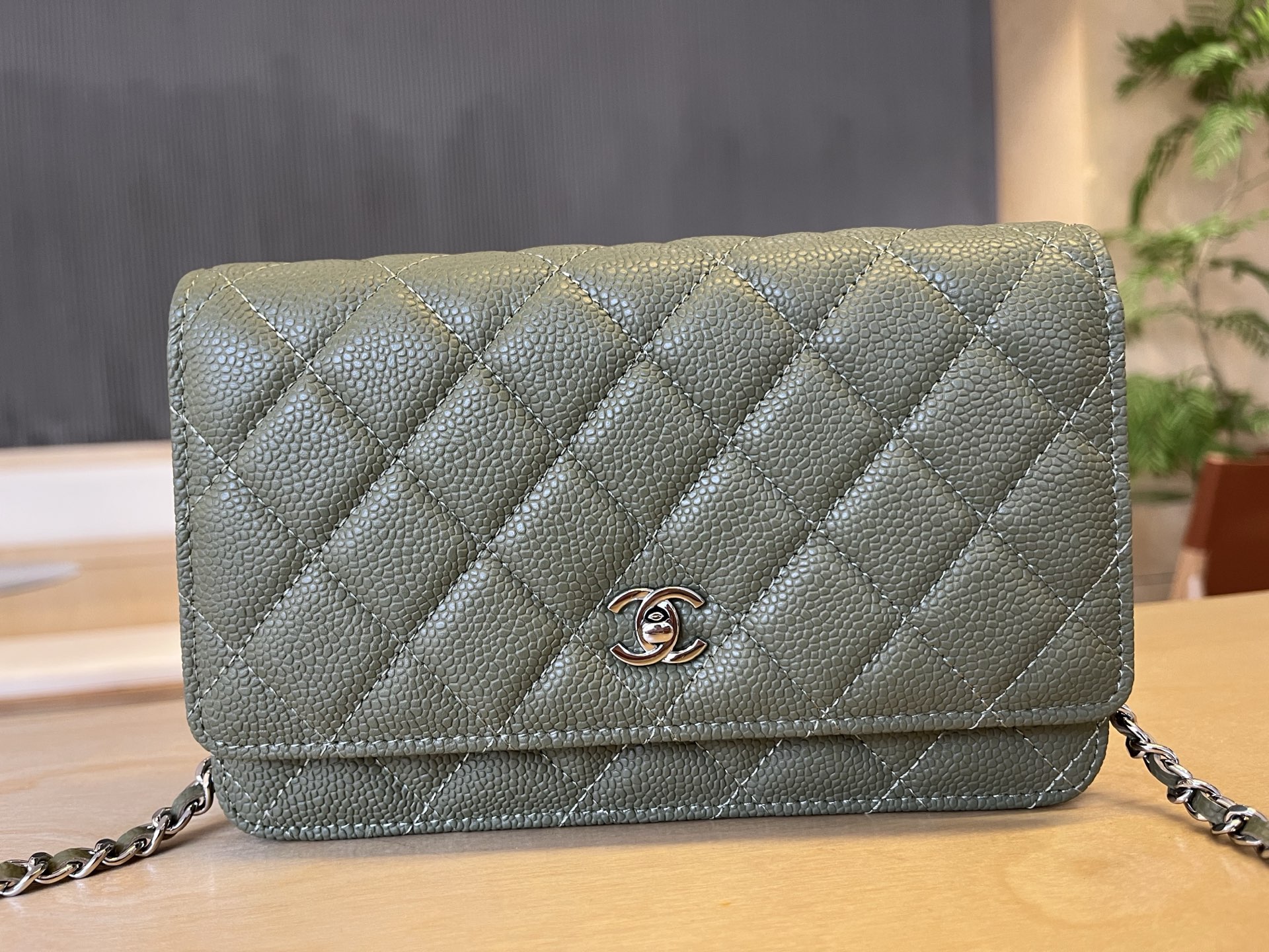Chanel WOC Chain Wallet, Quilted Caviar Leather, Silver-Tone Hardware 3 i1750091984895 400 0 1