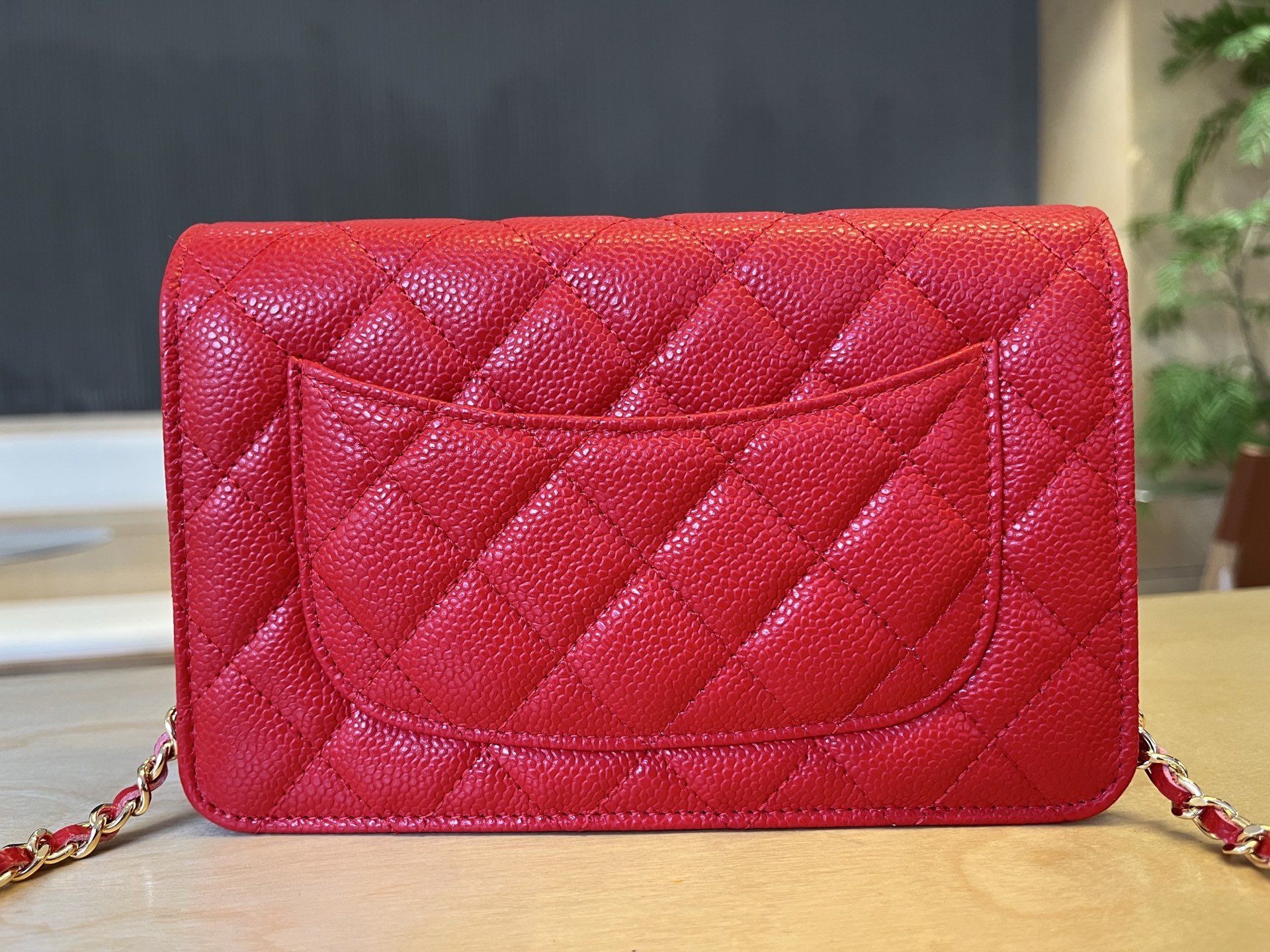 Chanel 25cm WOC Chain Wallet - Caviar Leather, Red with Gold-Tone Hardware 3 i1750092035591 5131 0 2