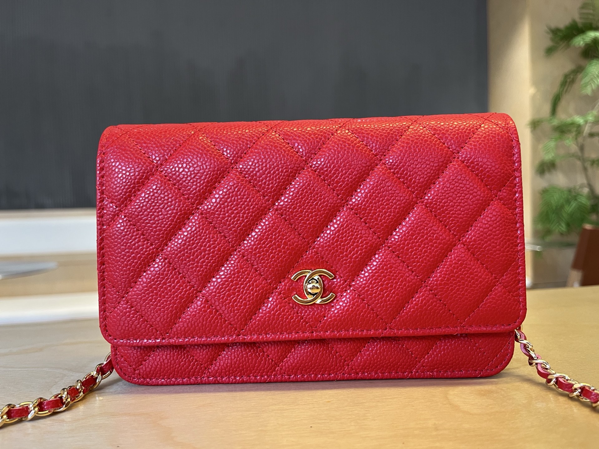 Chanel 25cm WOC Chain Wallet - Caviar Leather, Red with Gold-Tone Hardware 2 i1750092035603 3862 0 1