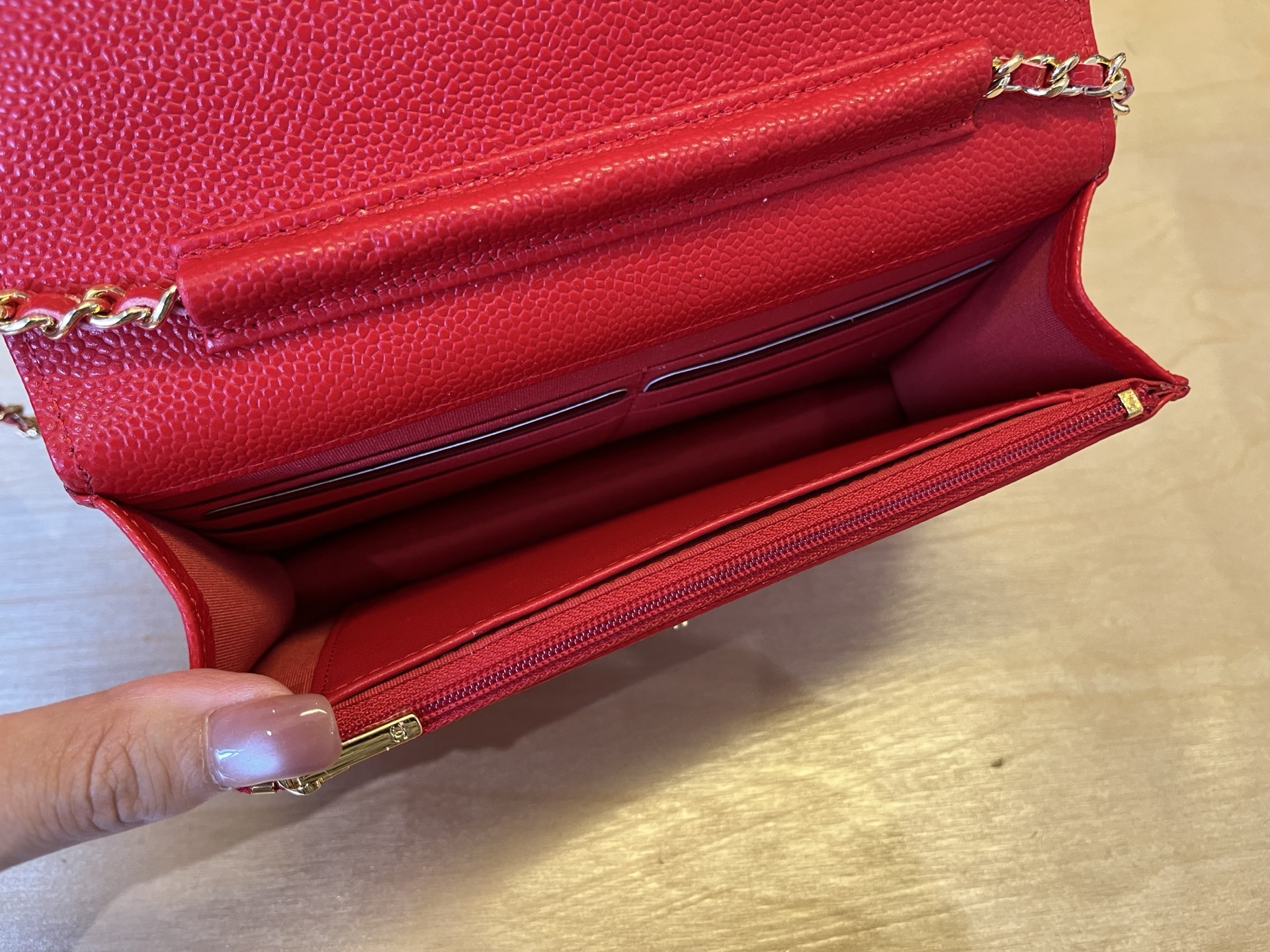 Chanel 25cm WOC Chain Wallet - Caviar Leather, Red with Gold-Tone Hardware 8 i1750092035660 9399 0 7