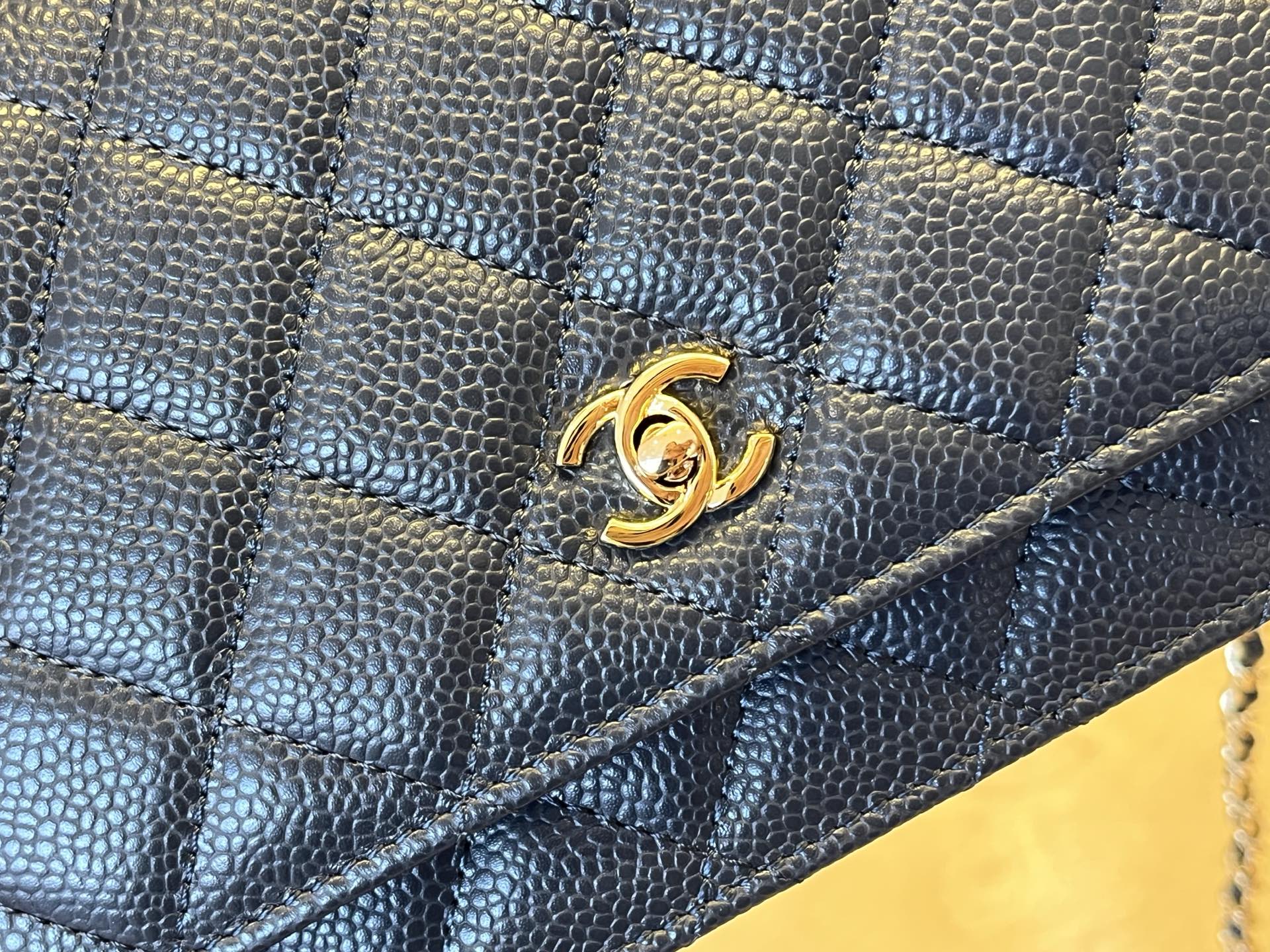 Chanel 25cm WOC Chain Bag, Caviar Leather, Wallet On Chain, Black and Gold 7 i1750092081992 9575 0 5