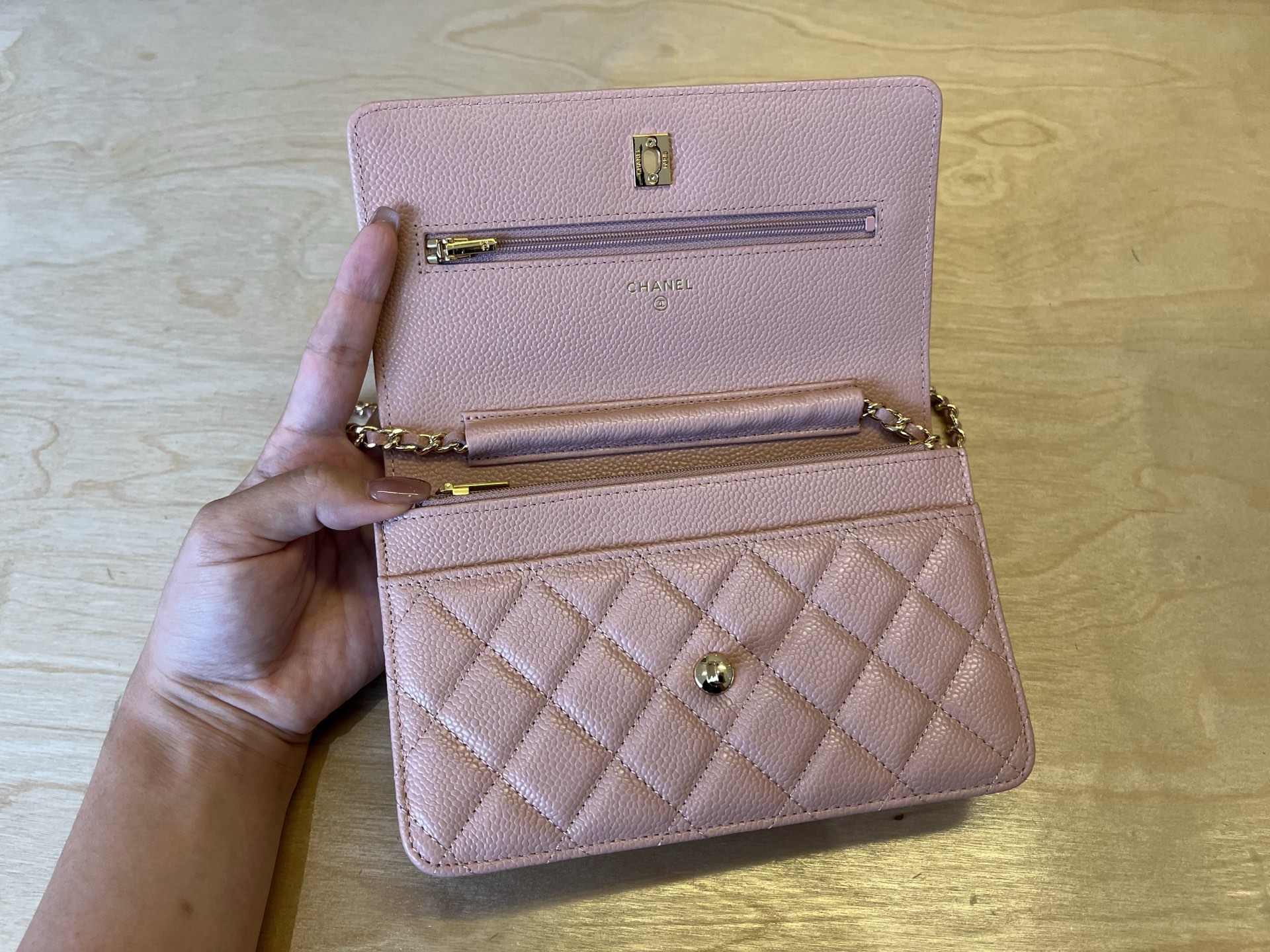Chanel WOC Chain Wallet, Caviar Leather, Pink, Perfect for Daily Use 8 i1750099405594 8092 0 6