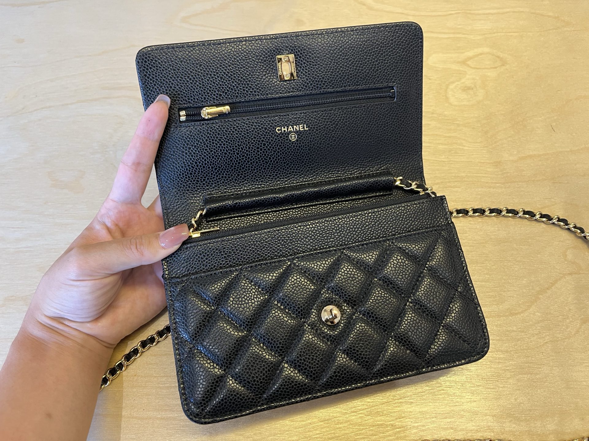 Chanel 25cm WOC Chain Bag, Caviar Leather Black Gold, Classic Design 8 i1750099508679 1994 0 6