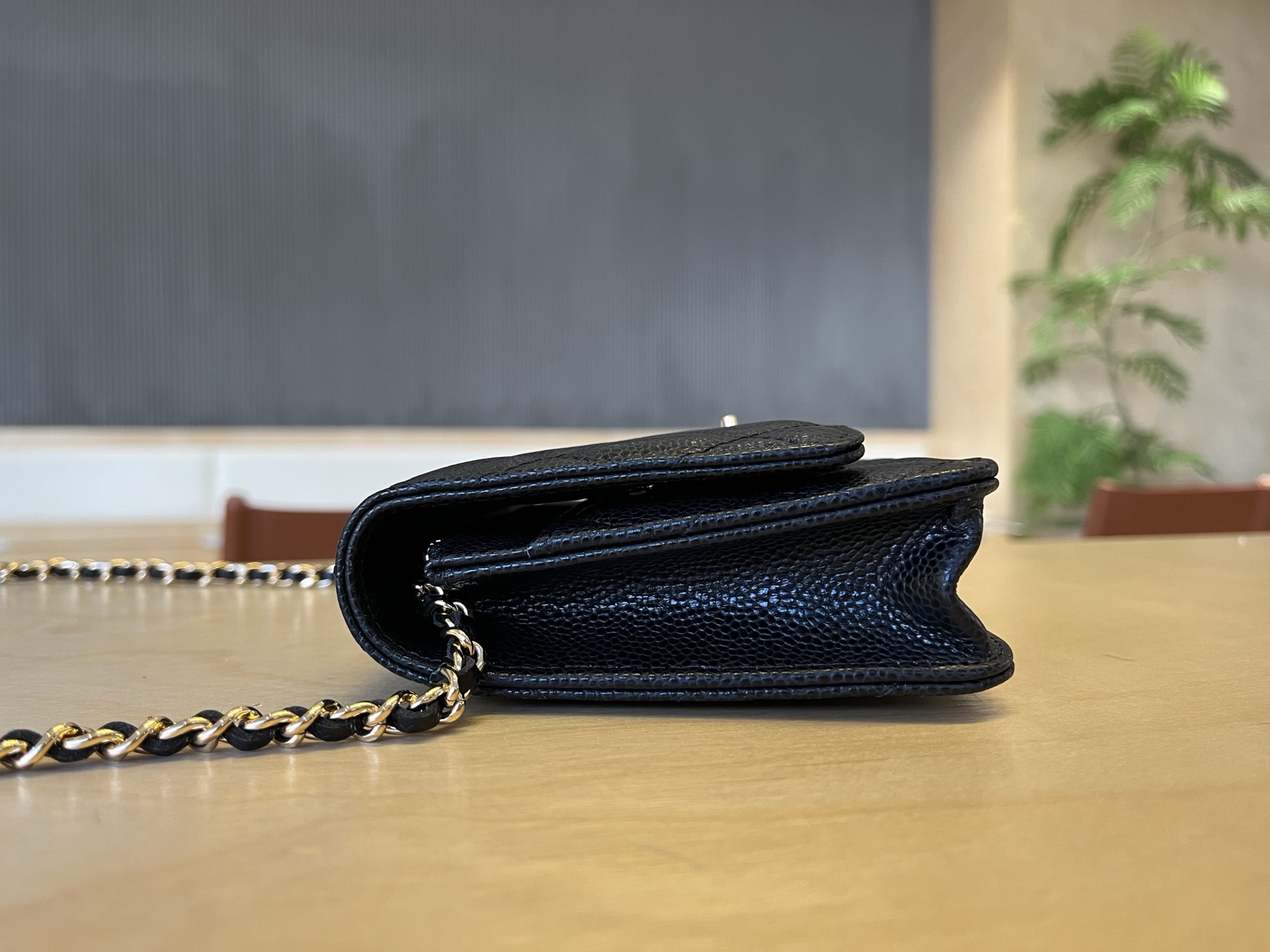 Chanel 25cm WOC Chain Bag, Caviar Leather Black Gold, Classic Design 6 i1750099511138 2434 0 4