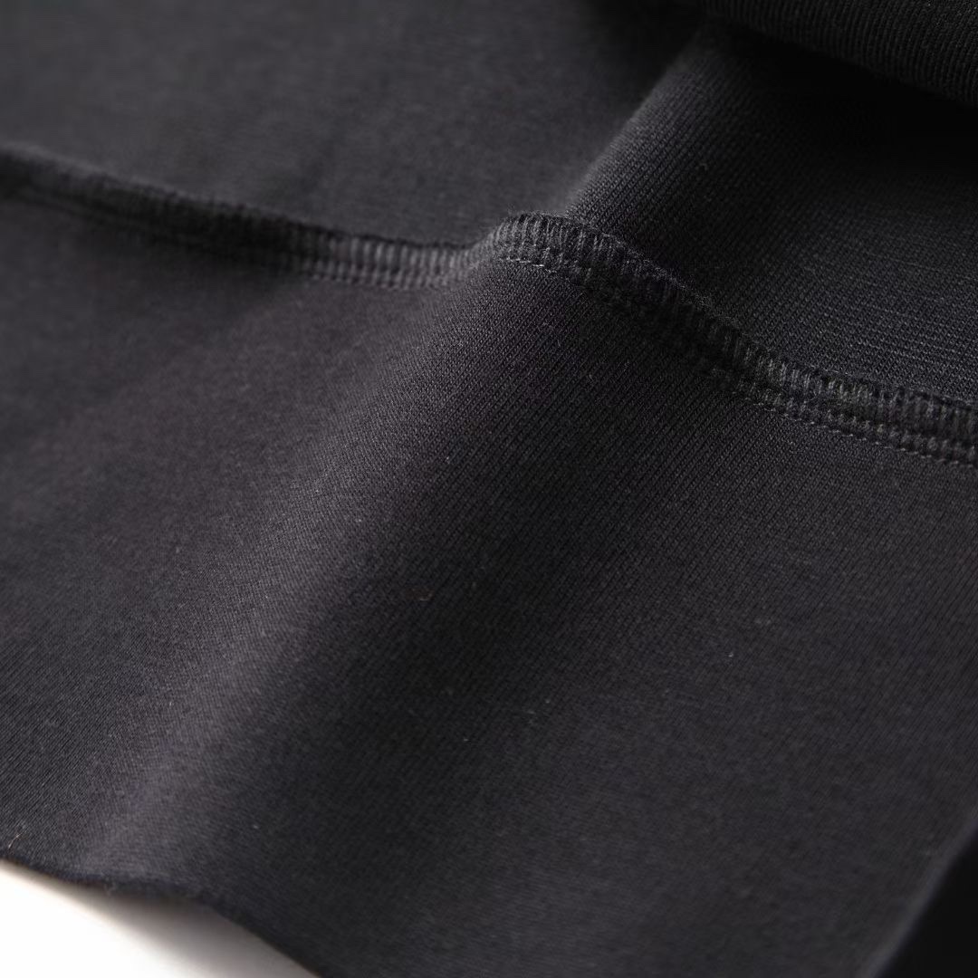 杰尼亚时尚简约春季卫衣打底衫简洁细腻的设计和高质细节而闻名裁剪完美后标最新英国吊点线技术更加完美用料一丝