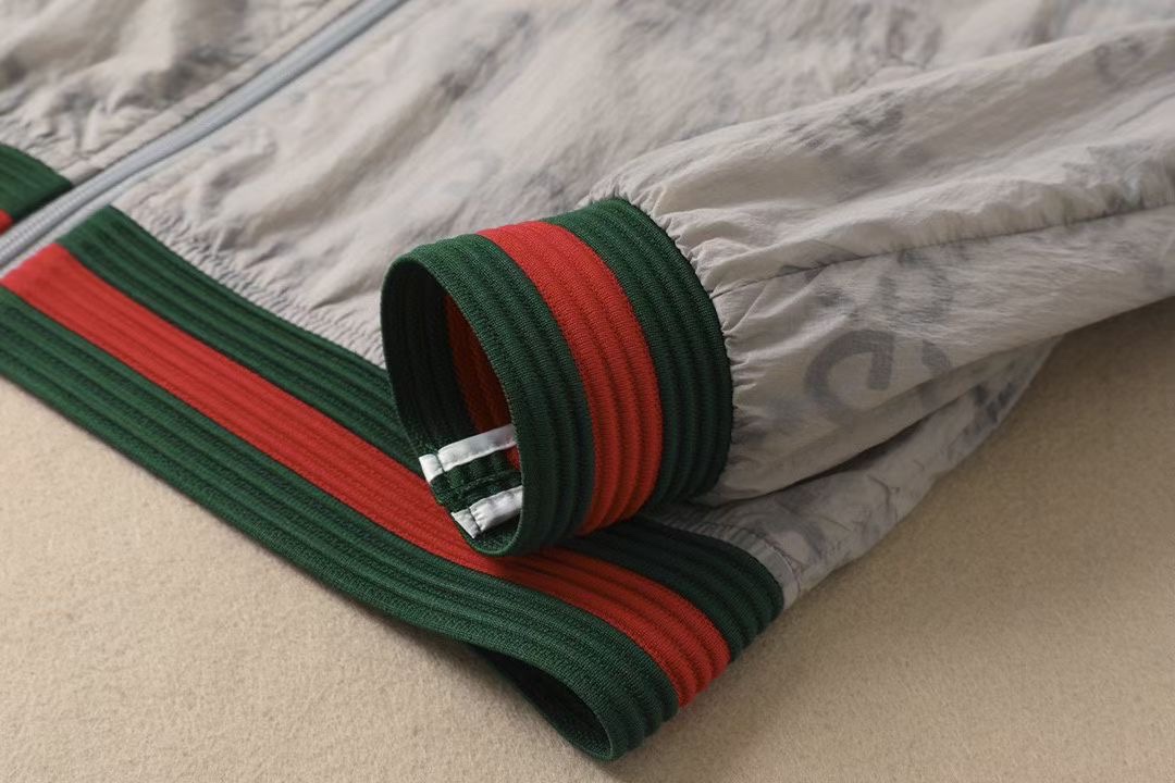 【 古驰 】春季简约。夹克 风衣🌹贵族高级别要求订单 高标准定制　上身非常有型 🍃经典百搭 客供五金 每