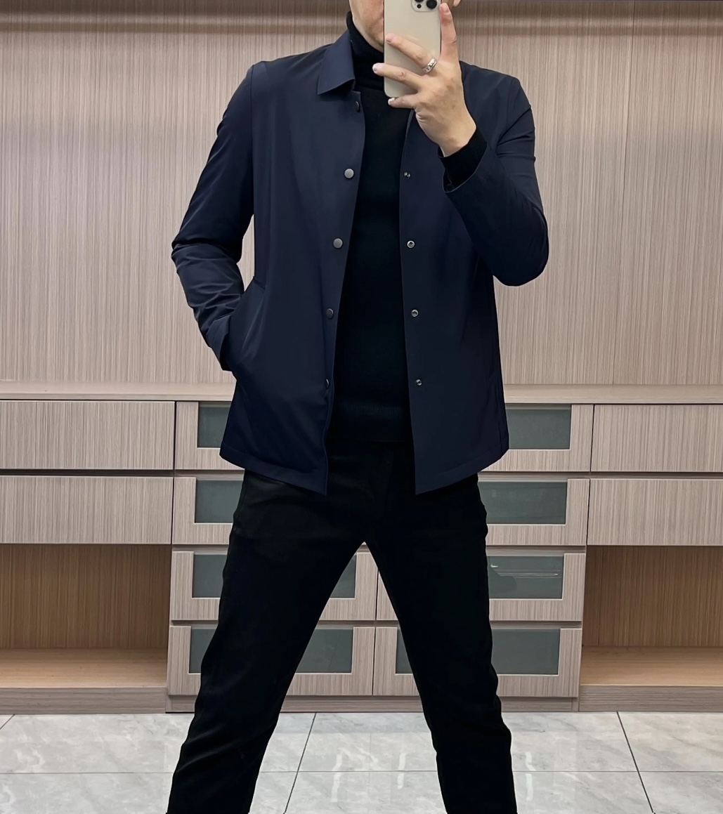 NO:125715,【Burberry】Simple spring. Medium-length jackets and windbreakers. High-level orders. High-standard customization. The upper body is very stylish. Classic and versatile. Customer-supplied hardware. Each has a unique logo. Any fashion can be matched in winter. Real top-level order. The style is also very good. Slim fit. Highly recommended. 175 140 catties. Wear about 190 catties. Wear height and weight. It is recommended to report the height and weight. M-3XL., burberry, jackets & coats, alexander wang.19860909【 巴宝莉】春季简约.中长款 夹克 风衣贵族高级别要求订单 高标准定制　上身非常有型 经典百搭 客供五金 每颗都有独特logo 冬季任何时装都可以搭配　真正的顶级订单 版型上也是非常的好 修身版型 强烈推荐.175 140斤穿L 最大穿190斤左右 .建 议报身高体重配码 .M-3XL.,,burberry,jackets & coats,alexander wang,Men's clothing