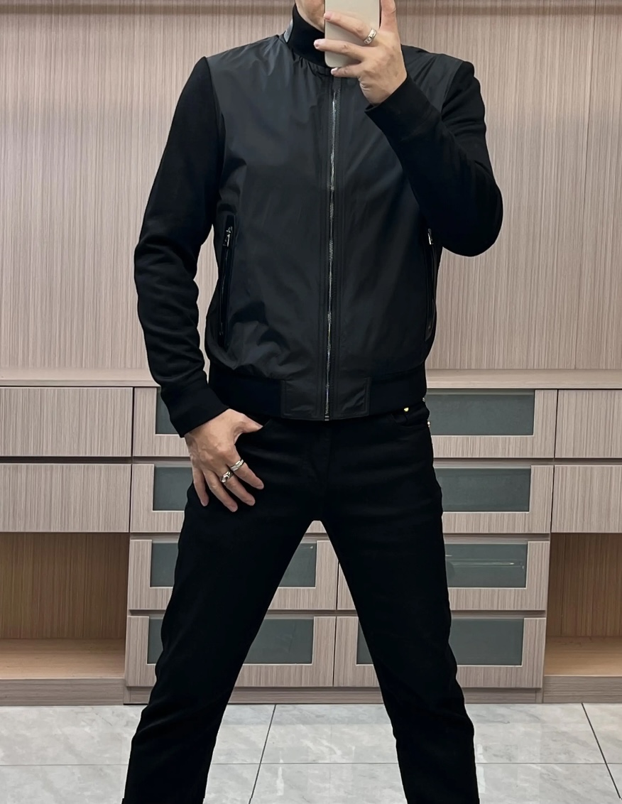 NO:125709,【TF】Spring simple. Jackets and windbreakers are high-level orders. High-standard customization. The upper body is very stylish. Classic and versatile. Customer-supplied hardware. Each has a unique logo. Any fashion can be matched in winter. Real top-level order. The style is also very good. Slim fit. Highly recommended. 175 140 catties. Wear about 190 catties. Wear height and weight. It is recommended to report the height and weight. M-3XL.,,tom ford, jackets & coats,alexander wang.19860909【 TF】春季简约.夹克 风衣贵族高级别要求订单 高标准定制　上身非常有型 经典百搭 客供五金 每颗都有独特logo 冬季任何时装都可以搭配　真正的顶级订单 版型上也是非常的好 修身版型 强烈推荐.175 140斤穿L 最大穿190斤左右 .建 议报身高体重配码 .M-3XL.,,tom ford,jackets & coats,alexander wang,Men's clothing