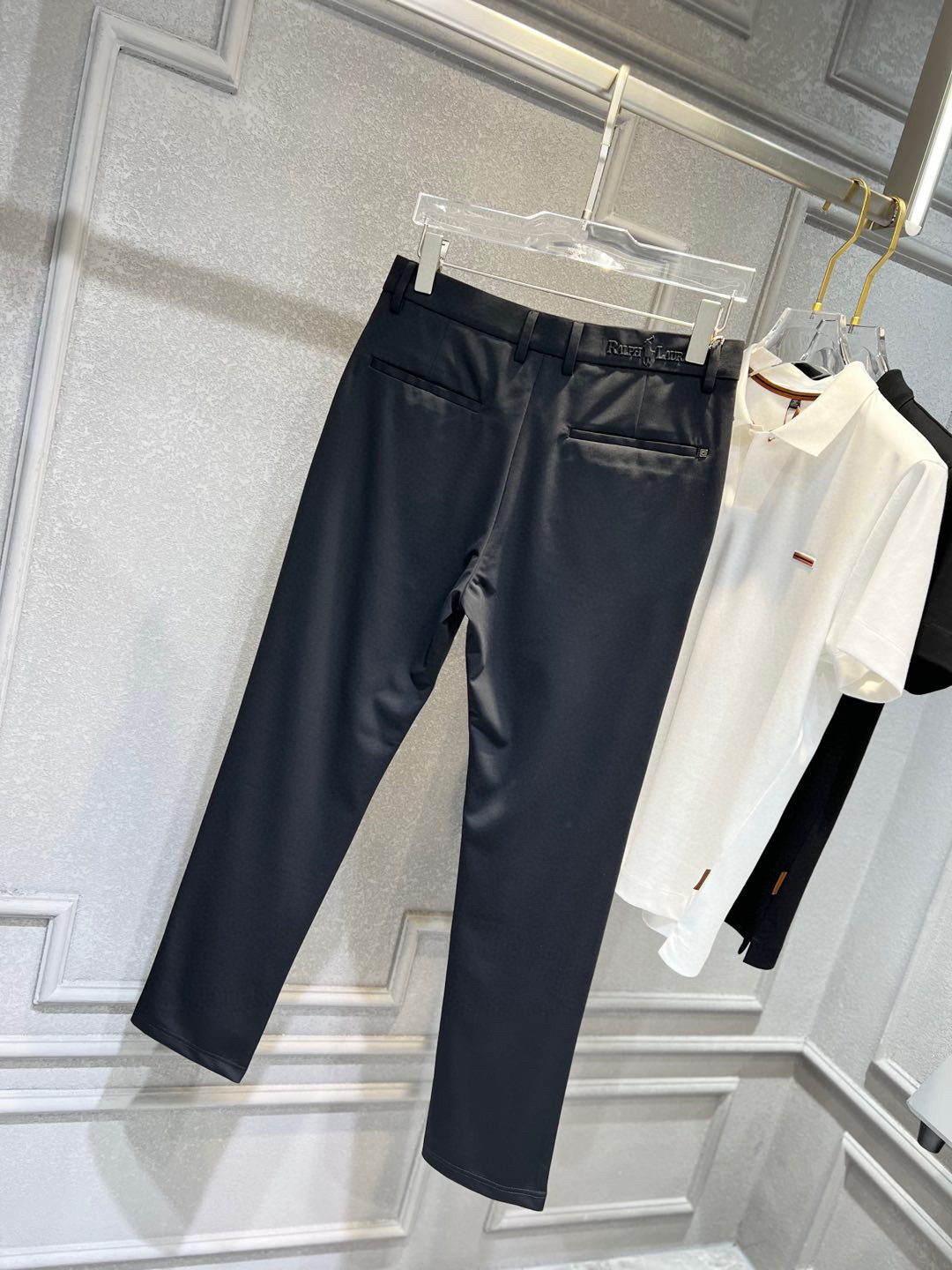【 Polo 】简约时尚 春夏休闲裤👖身穿着非常舒适 低调不失奢华 穿出去非常有档次,裤型款式和裁剪亦无