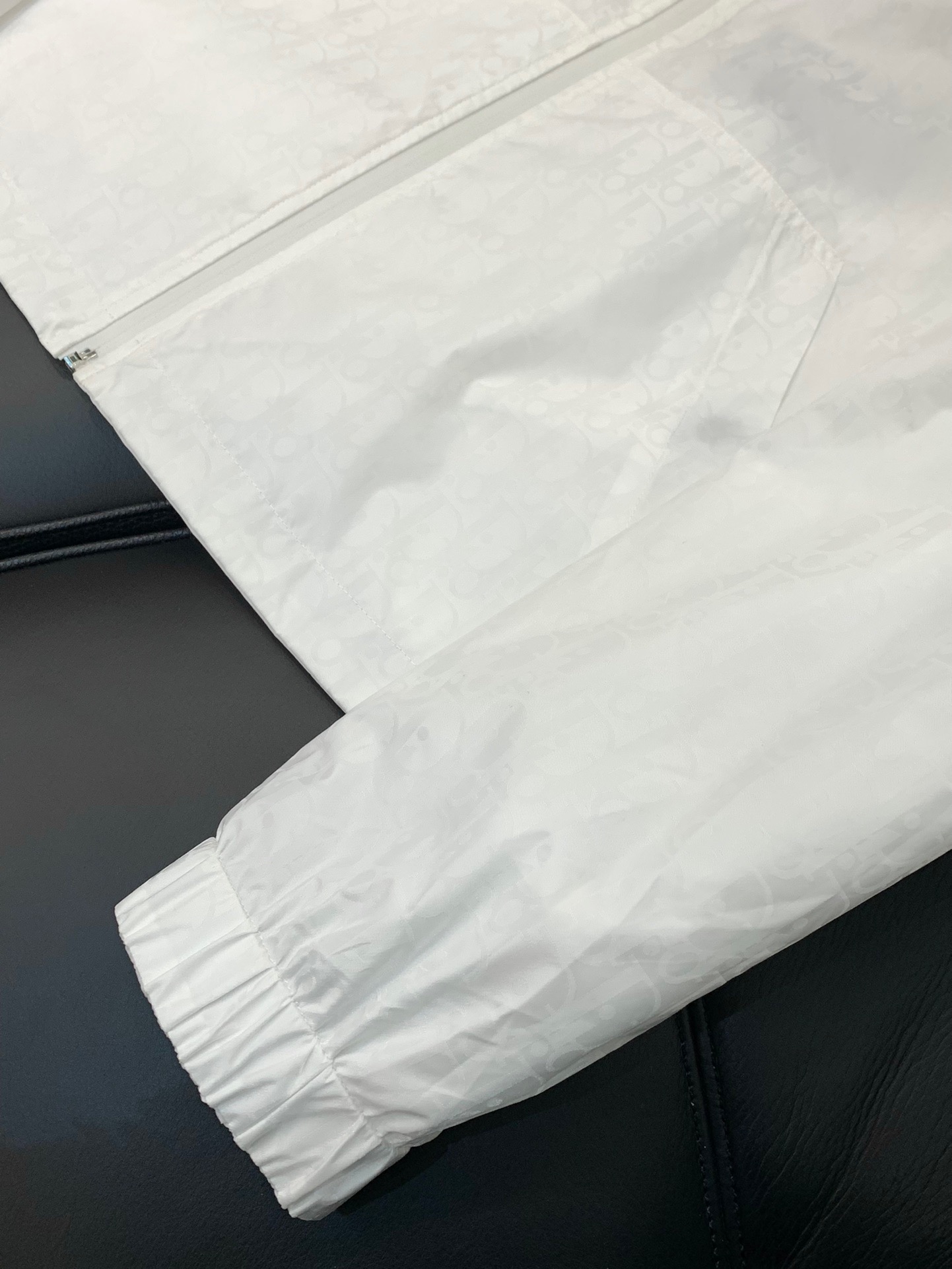【 迪奥 】春季简约。双面穿 夹克 风衣🌹贵族高级别要求订单 高标准定制　上身非常有型 🍃经典百搭 客供