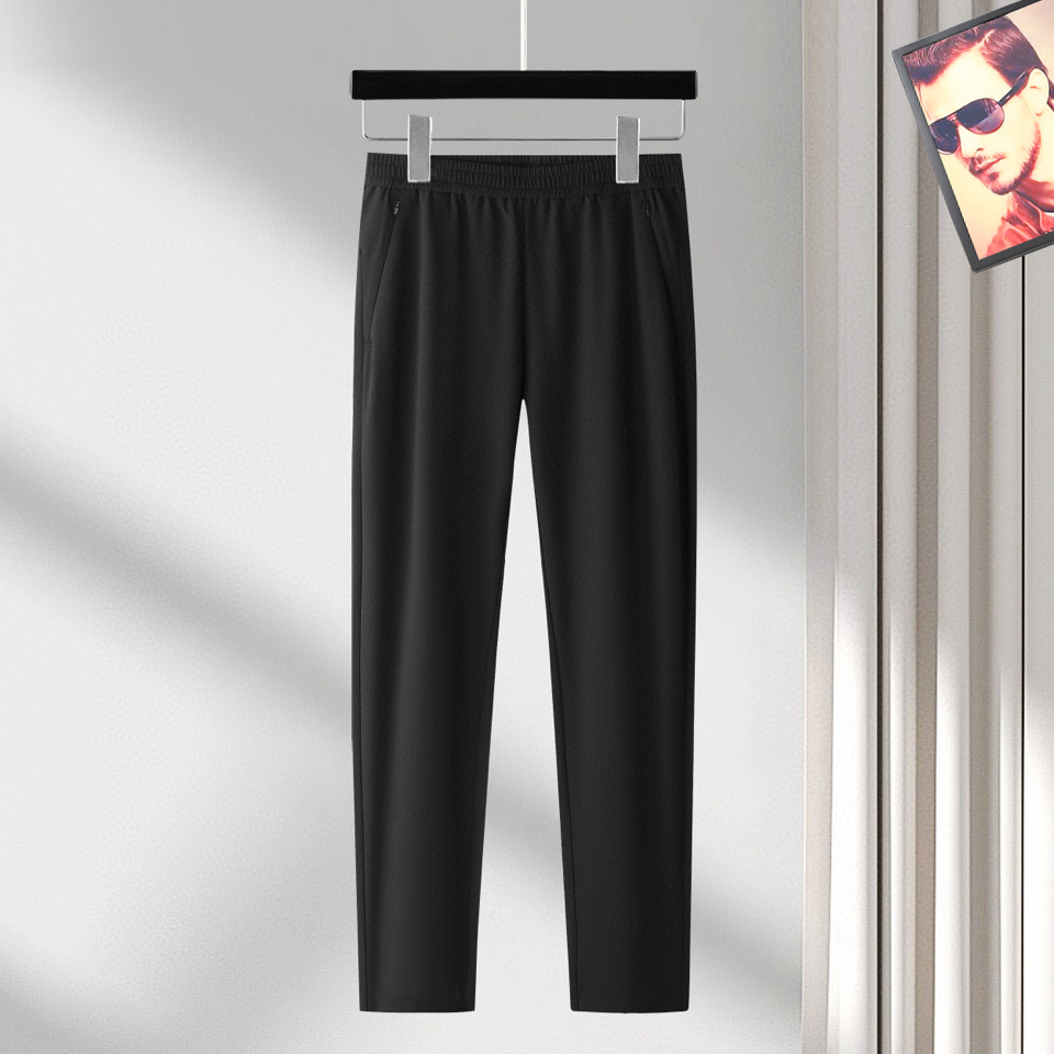 【 阿玛尼 】简约时尚 春夏休闲裤👖身穿着非常舒适 低调不失奢华 穿出去非常有档次,裤型款式和裁剪亦无需