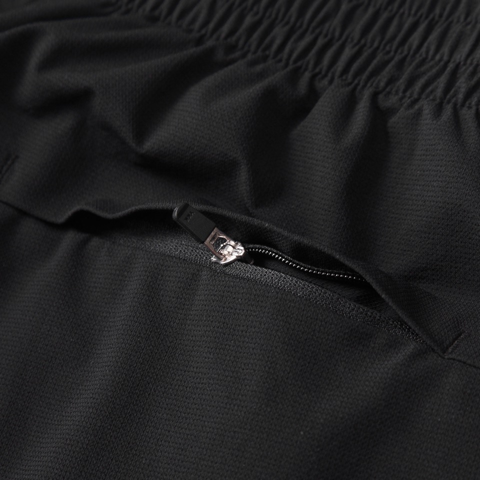 【 阿玛尼 】简约时尚 春夏休闲裤👖身穿着非常舒适 低调不失奢华 穿出去非常有档次,裤型款式和裁剪亦无需