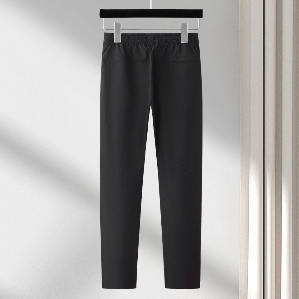 【 阿玛尼 】简约时尚 春夏休闲裤👖身穿着非常舒适 低调不失奢华 穿出去非常有档次,裤型款式和裁剪亦无需
