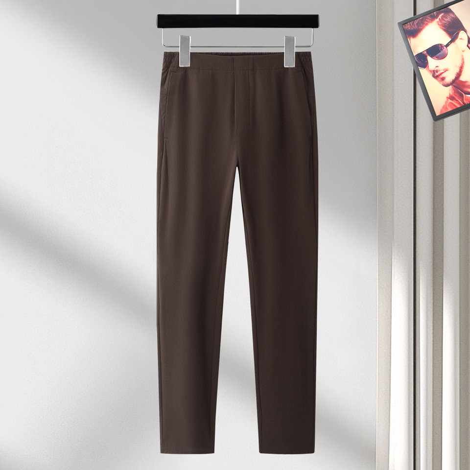 【 阿玛尼 】简约时尚 春夏休闲裤👖身穿着非常舒适 低调不失奢华 穿出去非常有档次,裤型款式和裁剪亦无需