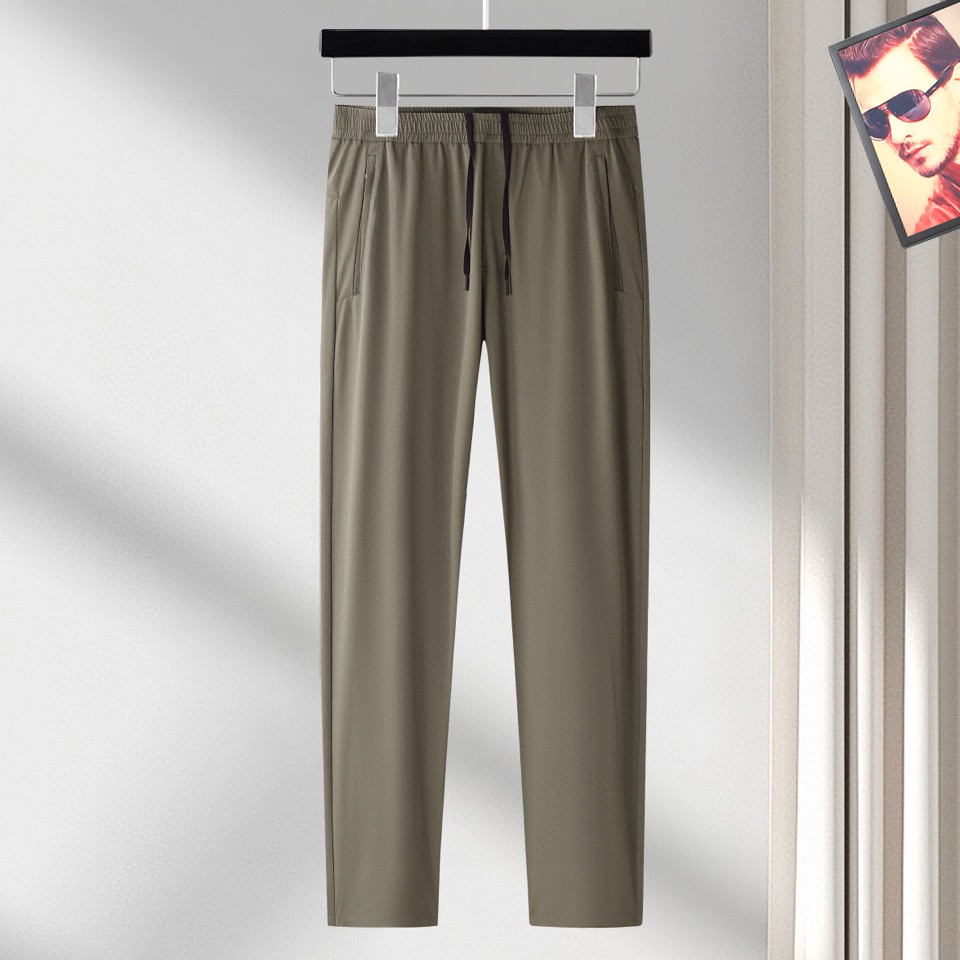 【 阿玛尼 】简约时尚 春夏休闲裤👖身穿着非常舒适 低调不失奢华 穿出去非常有档次,裤型款式和裁剪亦无需