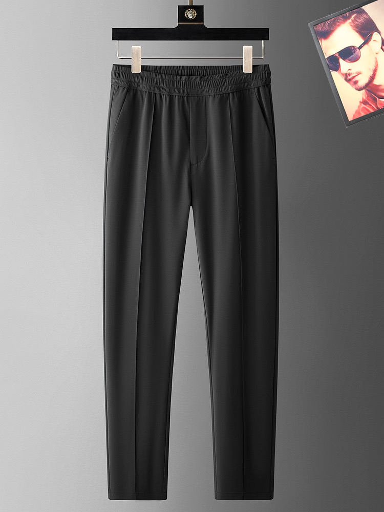 【 迪奥 】简约时尚 春夏休闲裤👖身穿着非常舒适 低调不失奢华 穿出去非常有档次,裤型款式和裁剪亦无需多
