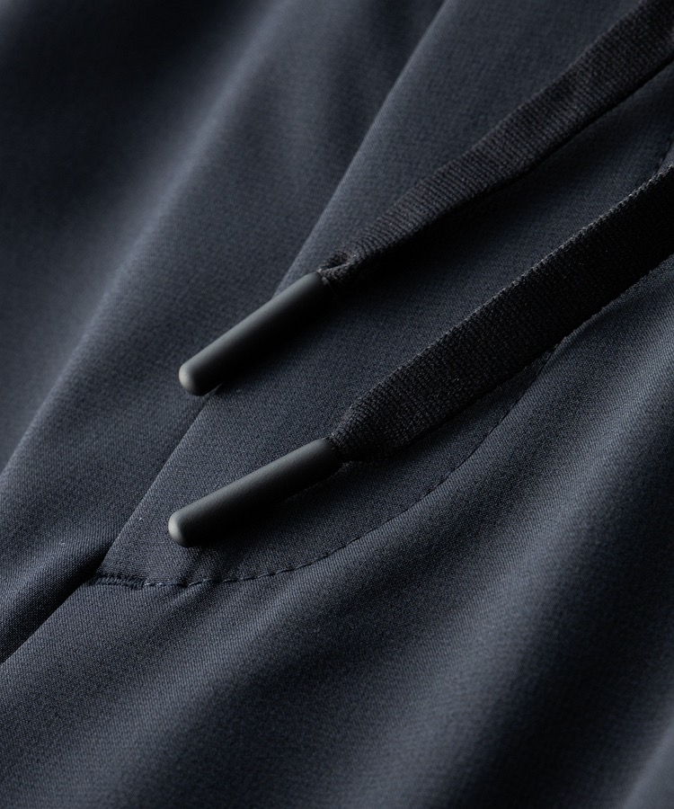【 迪奥 】简约时尚 春夏休闲裤👖身穿着非常舒适 低调不失奢华 穿出去非常有档次,裤型款式和裁剪亦无需多