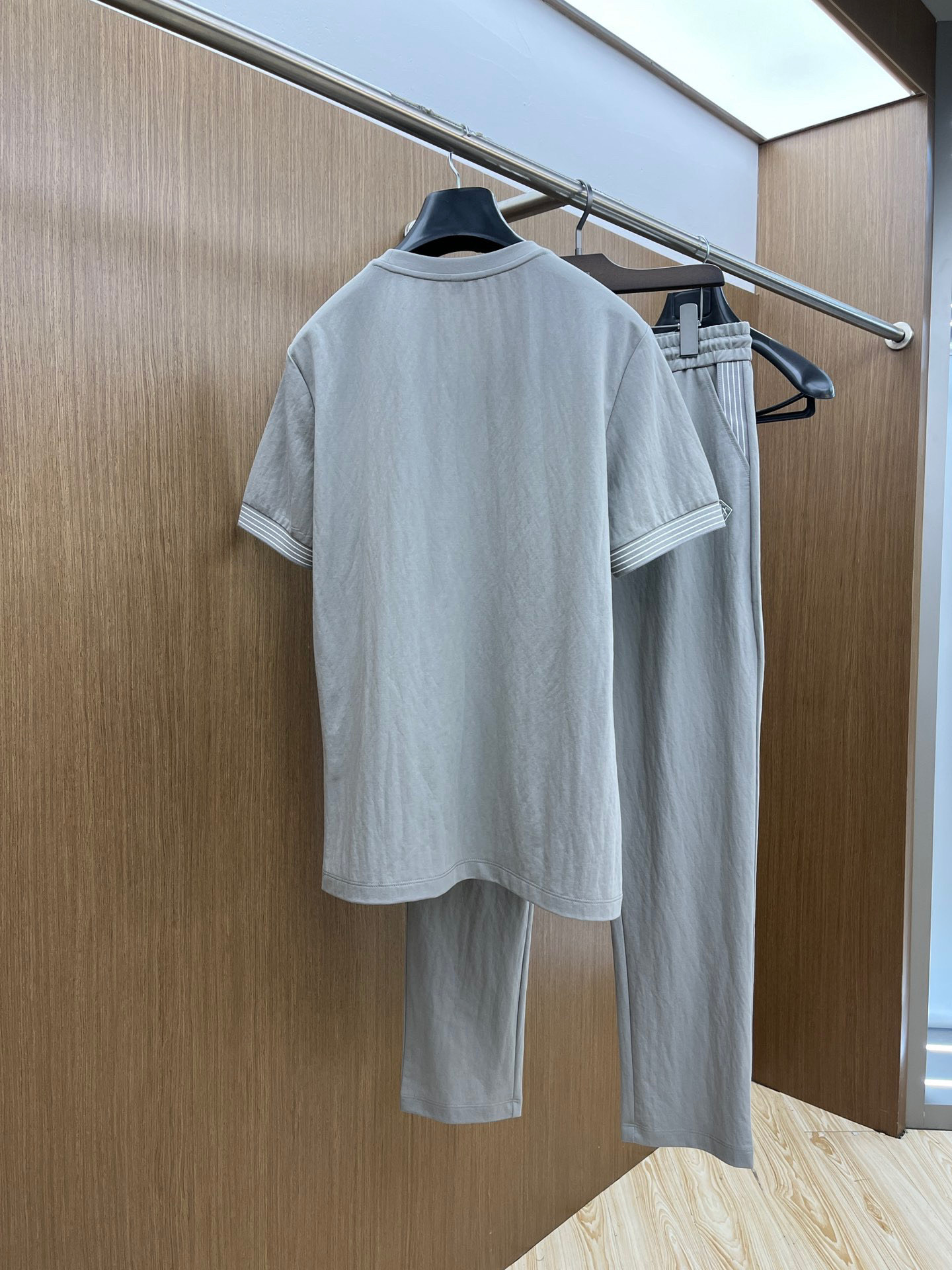 【 阿玛尼 】爆款a 高端 ！贵族套装 玫瑰玫瑰原单品质独家首选高品质各大品牌套装，全是欧美顶级爆款花色