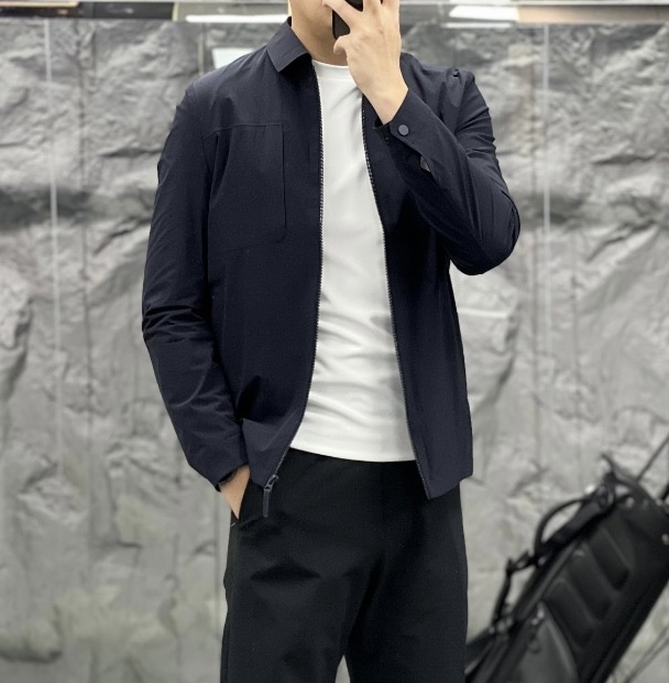 NO:124237,【Burberry】Simple spring. Jackets and windbreakers are high-level orders. High-standard customization. The upper body is very stylish. Classic and versatile. Customer-supplied hardware. Each has a unique logo. Any fashion can be matched in winter. Real top-level order. The style is also very good. Slim fit. Highly recommended. 175 140 catties. Wear about 190 catties. Wear height and weight. Wear code. M-3XL., burberry, jackets & coats, alexander wang19860909【 巴宝莉】春季简约.夹克 风衣贵族高级别要求订单 高标准定制　上身非常有型 经典百搭 客供五金 每颗都有独特logo 冬季任何时装都可以搭配　真正的顶级订单 版型上也是非常的好 修身版型 强烈推荐.175 140斤穿L 最大穿190斤左右 .建 议报身高体重配码 .M-3XL.,,burberry,jackets & coats,alexander wang,Men's clothing