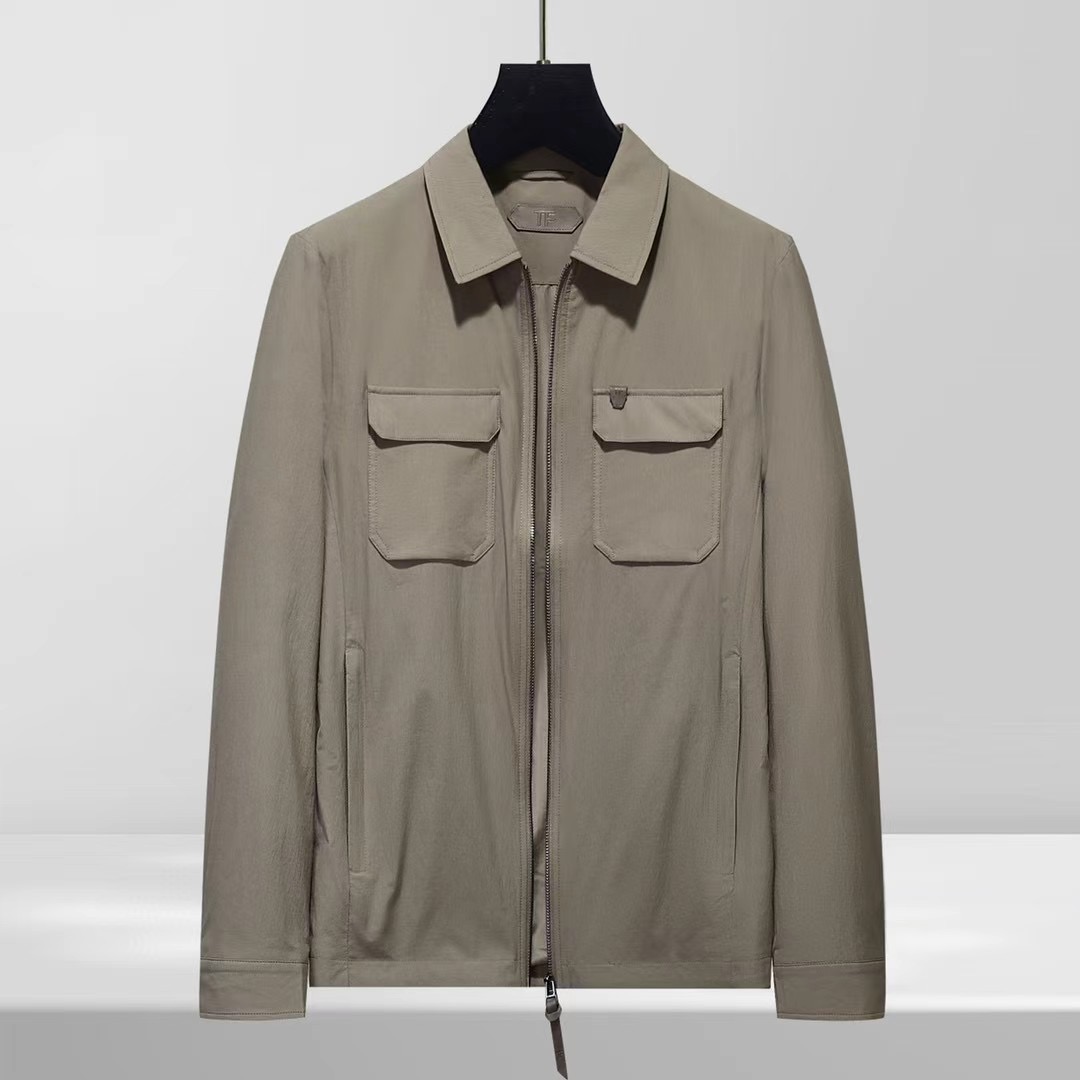 NO:122141,【TF】Spring simple. Jackets and windbreakers are high-level orders. High-standard customization. The upper body is very stylish. Classic and versatile. Customer-supplied hardware. Each has a unique logo. Any fashion can be matched in winter. Real top-level order. The style is also very good. Slim fit. Highly recommended. 175 140 catties. Wear about 190 catties. Wear height and weight. It is recommended to report the height and weight. M-3XL.,,tom ford, jackets & coats,alexander wang.19860909【 TF】春季简约.夹克 风衣贵族高级别要求订单 高标准定制　上身非常有型 经典百搭 客供五金 每颗都有独特logo 冬季任何时装都可以搭配　真正的顶级订单 版型上也是非常的好 修身版型 强烈推荐.175 140斤穿L 最大穿190斤左右 .建 议报身高体重配码 .M-3XL.,,tom ford,jackets & coats,alexander wang,Men's clothing