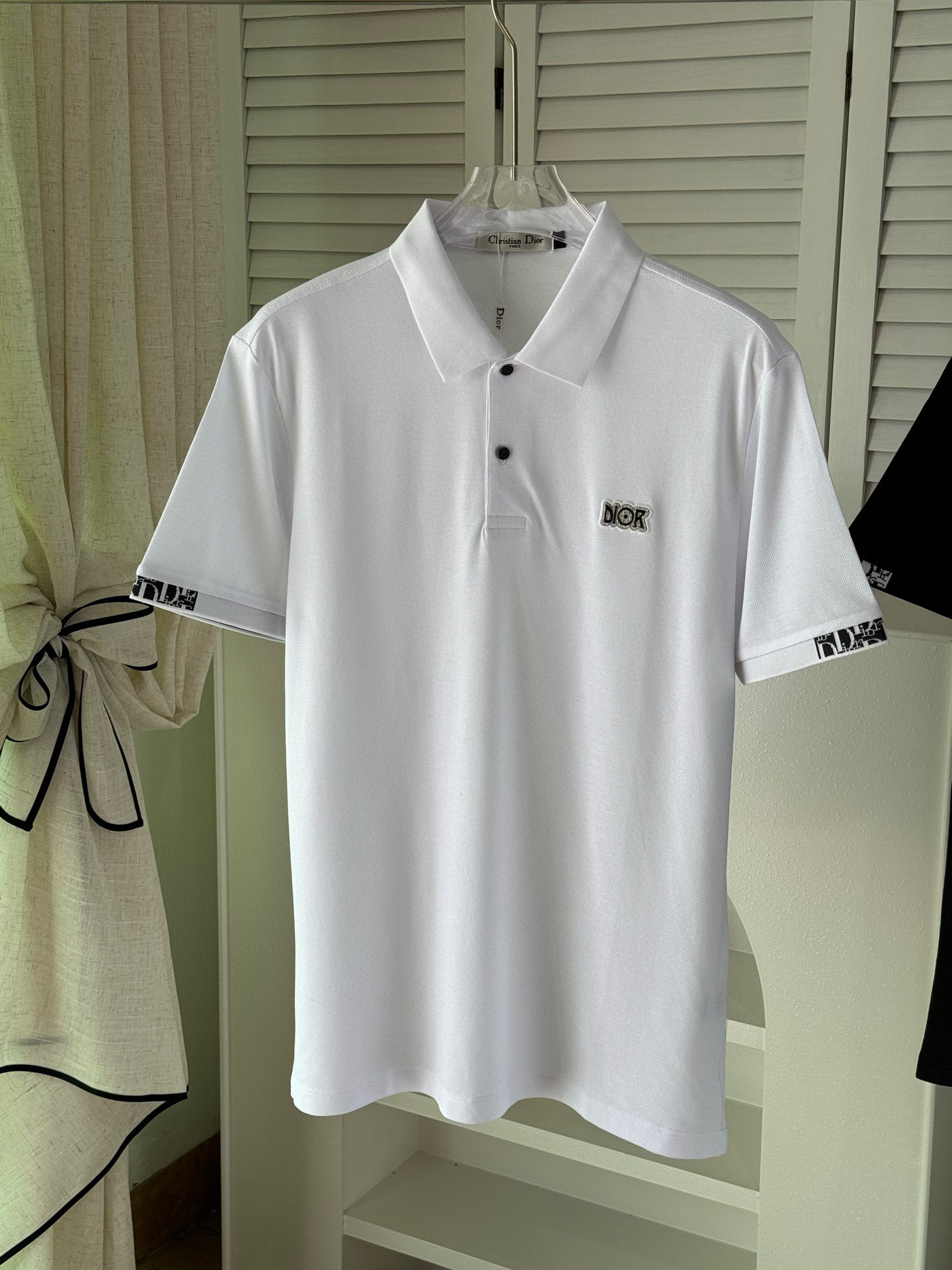 NO:133224,.【Dio】 Fashionable and simple short-sleeved T-shirt is famous for its simple and delicate design and high-quality details, perfectly cut, and the latest British hanging dot and thread technology after the label is more perfect, the materials are meticulous, suitable for any occasion, excellent feel, comfortable and breathable! It is the choice of men who focus on practicality and quality. The original quality is synchronized by the official website [strong]. The new model is available for sale immediately, and there are large products [handshake] 174 140 catties wearing L size, and you can wear up to 200 catties! M-4XL.,dior,T-shirt,tees,t-shirt,alexander wang19860909.【 迪奥】 时尚简约 短袖T恤 简洁细腻的设计和高质细节而闻名,裁剪完美,后标最新英国吊点线技术,更加完美,用料一丝不苟,适合任何场合, 手感极佳 舒服又透气! 是注重实用和品质的男士的选择.原單品質 官網同步[强].新款上市 即转即卖 有大货[握手] 174 140斤穿L码 最大可以穿200斤！M-4XL.,,dior,T-shirt,tees，t-shirt,alexander wang,Men's clothing