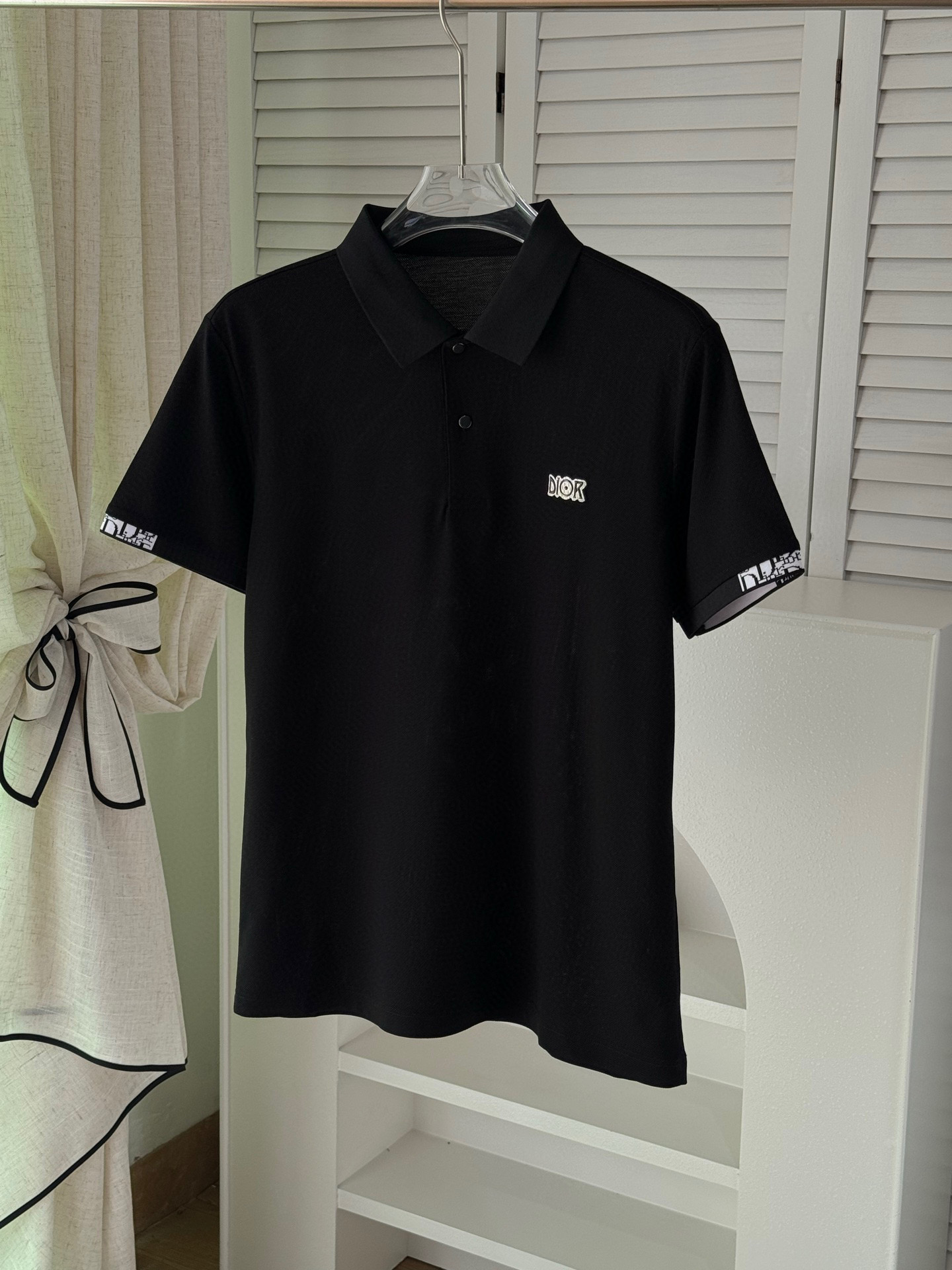 NO:122200,.【Dio】 Fashionable and simple short-sleeved T-shirt is famous for its simple and delicate design and high-quality details, perfectly cut, and the latest British hanging dot and line technology after the label is more perfect, the materials are meticulous, suitable for any occasion, excellent feel, comfortable and breathable! It is the choice of men who focus on practicality and quality. The original quality is synchronized by the official website [strong]. The new model is available for sale immediately, and there are large products [handshake] 174 140 catties wearing L size, and you can wear up to 190 catties! M-3XL.,dior,T-shirt,tees,t-shirt,alexander wang19860909.【 迪奥】 时尚简约 短袖T恤 简洁细腻的设计和高质细节而闻名,裁剪完美,后标最新英国吊点线技术,更加完美,用料一丝不苟,适合任何场合, 手感极佳 舒服又透气! 是注重实用和品质的男士的选择.原單品質 官網同步[强].新款上市 即转即卖 有大货[握手] 174 140斤穿L码 最大可以穿190斤！M-3XL.,,dior,T-shirt,tees，t-shirt,alexander wang,Men's clothing