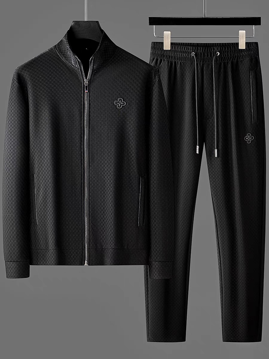 NO:122216,【LV】Hot-up a high-end!  Aristocratic suit [Rose][Rose] The original single-quality exclusive high-quality major brand suits are all top European and American styles and fabrics handmade, and the works of the world's top designers, with international fashion brands, reflecting elegance, personality, fashion. Our company does not attract customers at low prices, but starts with quality, taste, connotation and some top design elements. 175 140 catties. Wearing L can wear 200 catties. Standard size M-4XL.,,louis vuitton,alexander wang19860909【 LV】爆款a 高端 ！贵族套装 [玫瑰][玫瑰]原单品质独家首选高品质各大品牌套装,全是欧美顶级爆款花色及面料手工,世界顶尖设计师作品,具备国际时尚大牌元素,体现高雅、个性、时尚[强][强][强].本公司不是以低价格吸引客户,是以品质、品味、内涵以及一些顶级设计元素为起点.175 140斤 穿L 可以穿200斤.标准尺码 M-4XL.,,louis vuitton,alexander wang,Men's clothing