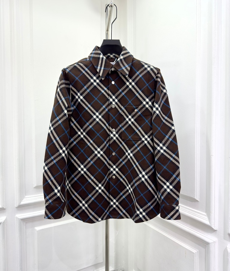 NO:124168,.【Burberry】Stylish and simple spring shirt is famous for its simple and delicate design and high-quality details, perfect cut, and the latest British hanging dot and line technology after the label is more perfect, the materials are meticulous, suitable for any occasion, excellent feel, comfortable and breathable! It is the choice of men who focus on practicality and quality. Original quality, official website synchronous [strong]. New model is available for sale immediately, and there are large products [handshake] 174 140 catties wear M maximum wear 190 kg.S-XL.,,burberry,shirts,alexander wang19860909.【 巴宝莉】 时尚简约 春季衬衫 简洁细腻的设计和高质细节而闻名,裁剪完美,后标最新英国吊点线技术,更加完美,用料一丝不苟,适合任何场合, 手感极佳 舒服又透气! 是注重实用和品质的男士的选择.原單品質 官網同步[强].新款上市 即转即卖 有大货[握手] 174 140斤 穿M 最大穿190斤.S-XL.,,burberry,shirts,alexander wang,Men's clothing