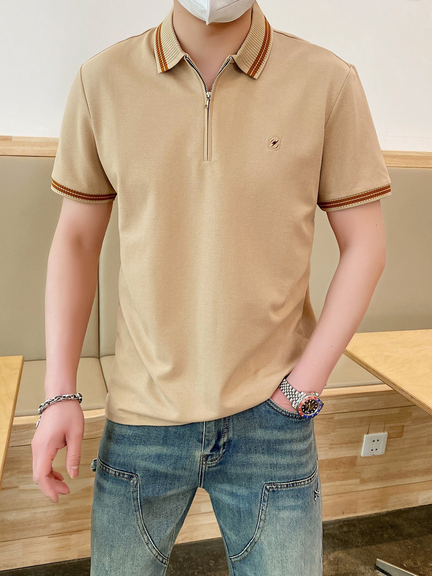 NO:125728,.【Jenia】 Fashionable and simple short-sleeved T-shirt is famous for its simple and delicate design and high-quality details, perfectly cut, and the latest British hanging dot and line technology after the label is more perfect, the materials are meticulous, suitable for any occasion, excellent feel, comfortable and breathable! It is the choice of men who focus on practicality and quality. The original quality is synchronized by the official website [strong]. The new model is available for sale immediately, and there are large products [handshake] 174 140 catties wearing L size, and you can wear up to 190 catties! M-3XL.,zegna,T-shirt,tees,t-shirt,alexander wang19860909.【 杰尼亚】 时尚简约 短袖T恤 简洁细腻的设计和高质细节而闻名,裁剪完美,后标最新英国吊点线技术,更加完美,用料一丝不苟,适合任何场合, 手感极佳 舒服又透气! 是注重实用和品质的男士的选择.原單品質 官網同步[强].新款上市 即转即卖 有大货[握手] 174 140斤穿L码 最大可以穿190斤！M-3XL.,,zegna,T-shirt,tees，t-shirt,alexander wang,Men's clothing