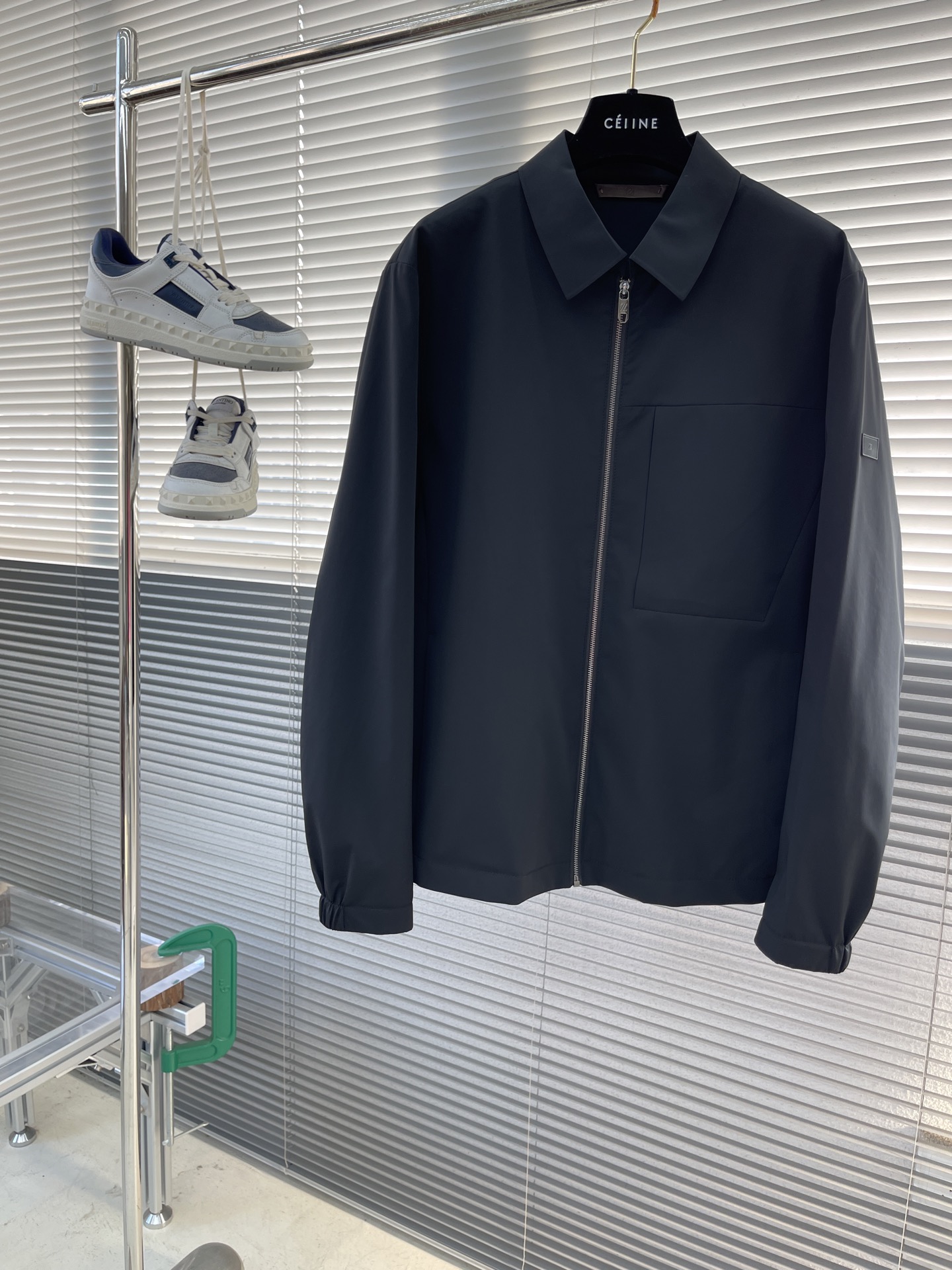 NO:125735,【Jenia】Simple spring jacket jacket windbreaker noble high-level order High-standard customization High-standard upper body is very stylish Classic and versatile Customer-supplied hardware Each has a unique logo. Any QQ fashion can be matched in winter. Real top order. The style is also very good. Slim fit style. Highly recommended. 175 140 catties wear L. Maximum wear about 200 catties. It is recommended to report height and weight code. M-3XL.,,zegna, jackets & coats, jackets & coats, alexander wang19860909【 杰尼亚】春季简约 外套 夹克 风衣 贵族高级别要求订单 高标准定制　上身非常有型 经典百搭 客供五金 每颗都有独特logo 冬季任qq何时装都可以搭配　真正的顶级订单 版型上也是非常的好 修身版型 强烈推荐.175 140斤穿L 最大穿200斤左右 .建 议报身高体重配码 .M-3XL.,,zegna,jackets & coats,jackets & coats,alexander wang,Men's clothing