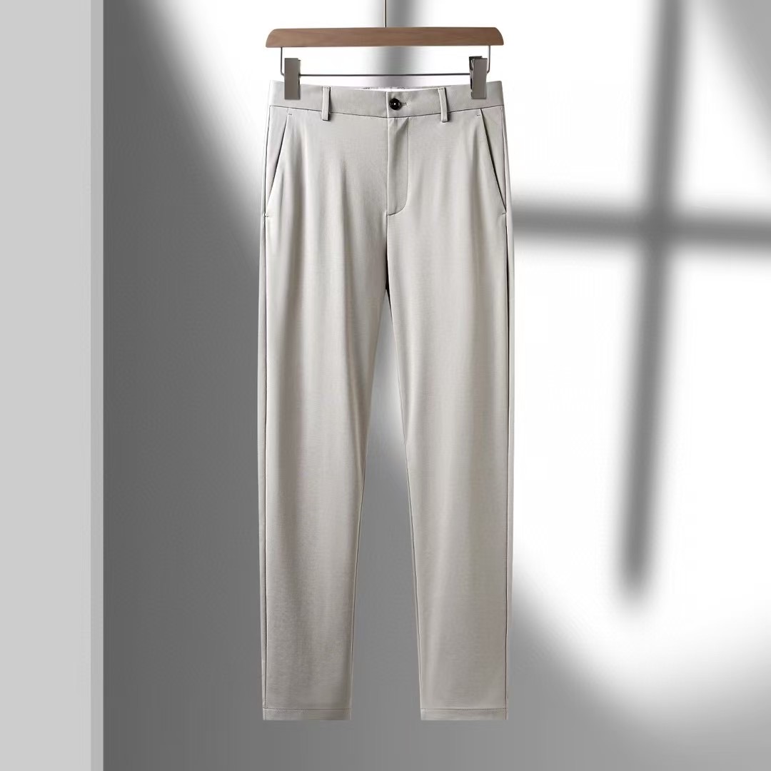 NO:125738,[Jenia] Simple and fashionable. The spring and summer casual pants are very comfortable to wear, low-key and luxurious. They are very classy when worn. There is no need to say much about the style and cutting of the pants. The upper body is exquisite and vivid. The truly first-class quality is the true palace-level casual pants, which are made of Turkish cotton, produce the most famous tannin cloth. The quality is excellent, and the pants are soft after heavy washing!  Straight-footed style, not picky, the upper body is absolutely stylish, the waist is inlaid with silver jewelry, extremely luxurious. 30-40., zegna, alexander wang19860909【 杰尼亚】简约时尚 春夏休闲裤身穿着非常舒适 低调不失奢华 穿出去非常有档次,裤型款式和裁剪亦无需多言 上身精致跃然.真正一等一顶级质料 真正殿堂级的休闲裤,选用土耳其的棉花 生产出最有名的单宁布 品质卓然,经过重水洗使得裤子很柔软！直脚的版型 不挑人 上身绝对的有型 裤腰镶嵌银饰达人设计 极度奢华.30-40.,,zegna,alexander wang,Men's clothing