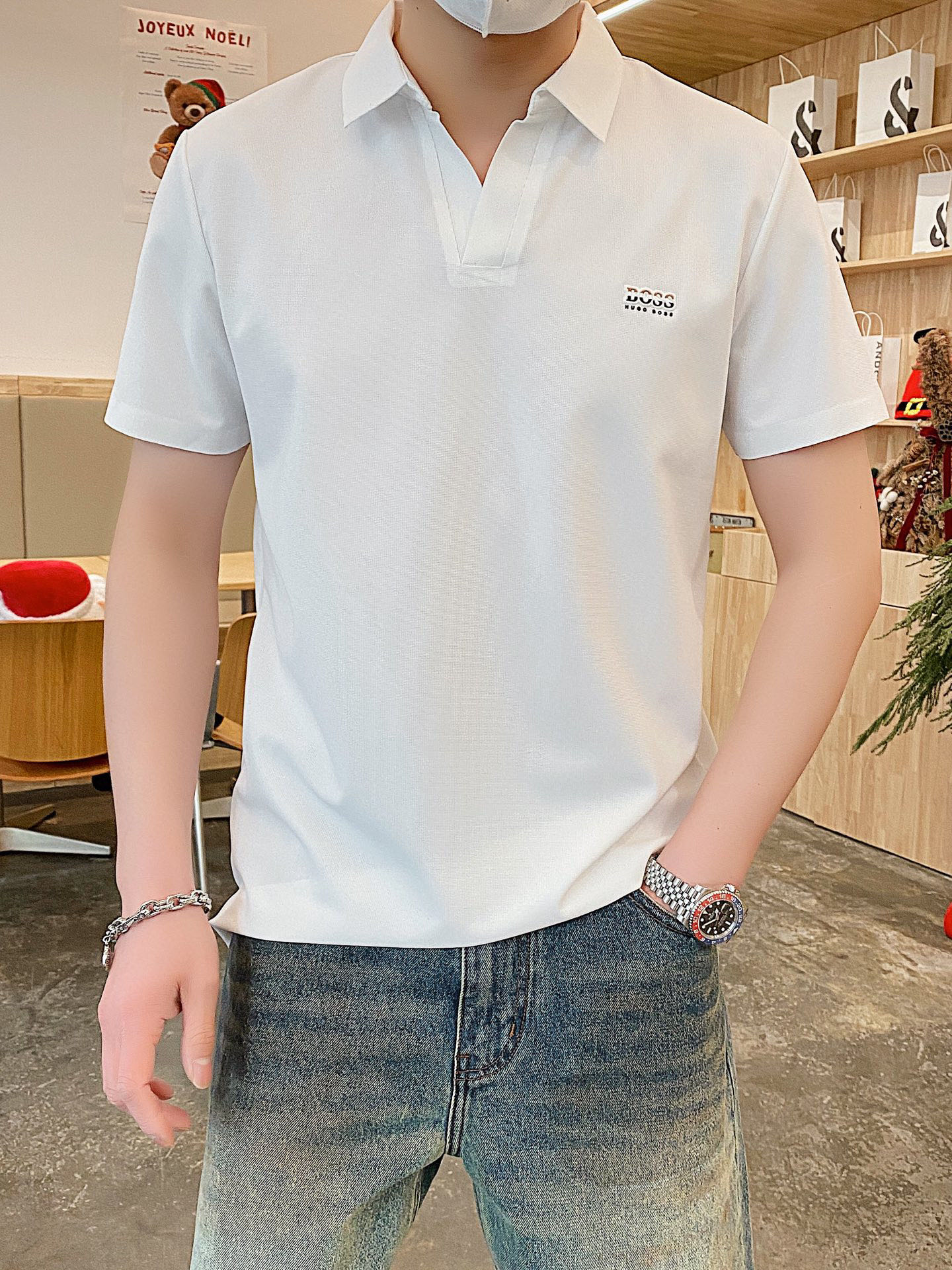 NO:472521,.【Boss】Stylish and simple short-sleeved T-shirt is famous for its simple and delicate design and high-quality details, perfectly cut, and the latest British hanging dot and thread technology after the label is more perfect, the materials are meticulous, suitable for any occasion, excellent feel, comfortable and breathable! It is the choice of men who focus on practicality and quality. The original quality is synchronized by the official website [strong]. The new model is available for sale immediately, and there are large products [handshake] 174 catties wear L size, and the maximum can be worn by 190 catties! M-3XL., T-shirt,tees,t-shirt,alexander wang19860909.【 Boss】 时尚简约 短袖T恤 简洁细腻的设计和高质细节而闻名,裁剪完美,后标最新英国吊点线技术,更加完美,用料一丝不苟,适合任何场合, 手感极佳 舒服又透气! 是注重实用和品质的男士的选择.原單品質 官網同步[强].新款上市 即转即卖 有大货[握手] 174 斤穿L码 最大可以穿190斤！M-3XL.,,T-shirt,tees，t-shirt,alexander wang,Men's clothing