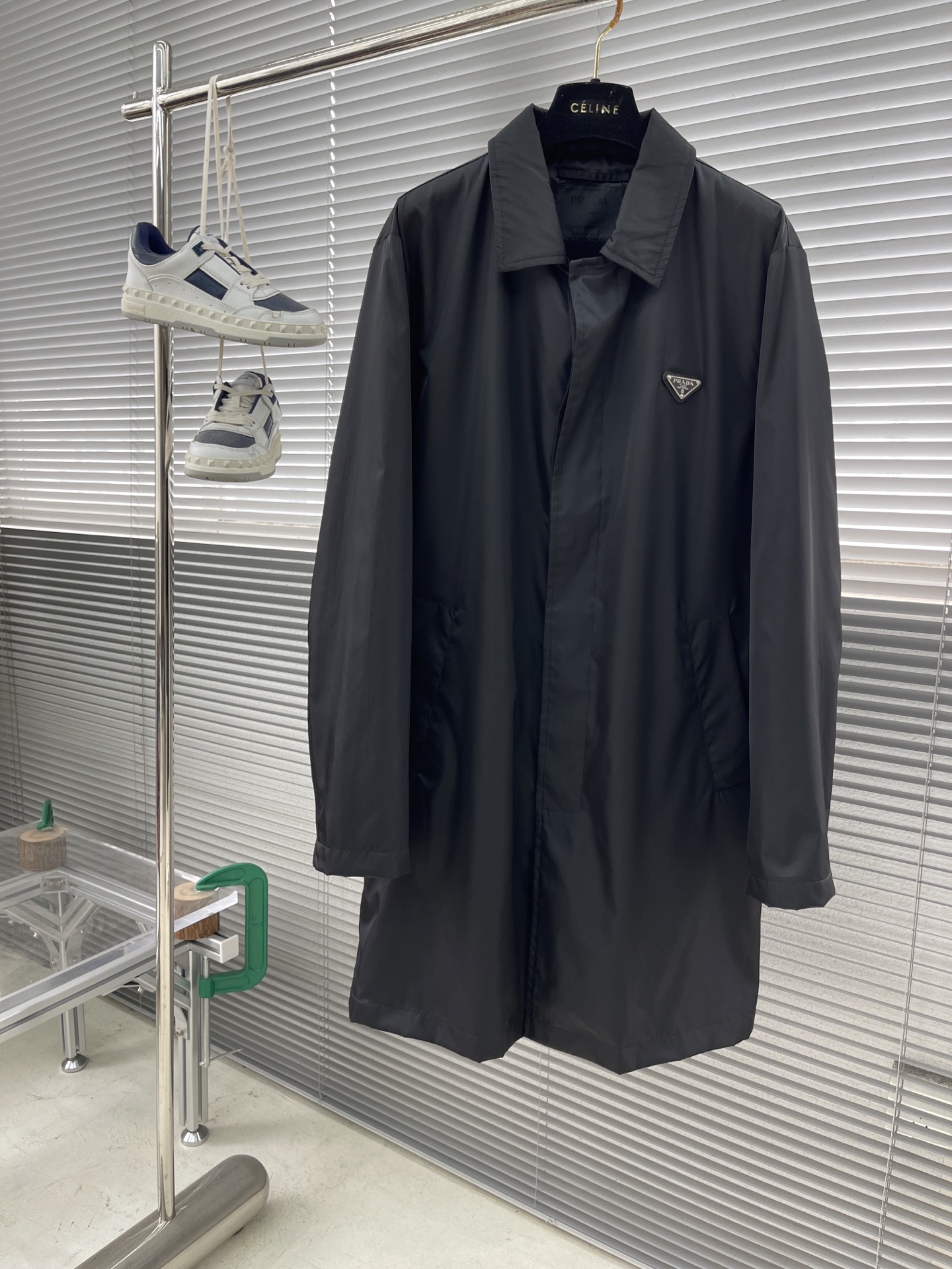 NO:132071,【Prada】Simple spring, mid-length jacket, windbreaker, jacket, noble high-level order, high-standard customization, high-standard customization, very stylish, classic and versatile, customer-supplied hardware, each has a unique logo, any fashion can be matched in winter, a true top order, the style is also very good, slim fit style, highly recommended. 175 140 catties wear L, maximum wear about 190 catties. It is recommended to report height and weight code. M-3XL.,,prada, jackets & coats, jackets & coats, alexander wang19860909【 普拉达】春季简约 中长款 外套 风衣 夹克贵族高级别要求订单 高标准定制　上身非常有型 经典百搭 客供五金 每颗都有独特logo 冬季任何时装都可以搭配　真正的顶级订单 版型上也是非常的好 修身版型 强烈推荐.175 140斤穿L 最大穿190斤左右 .建 议报身高体重配码 .M-3XL.,,prada,jackets & coats,jackets & coats,alexander wang,Men's clothing