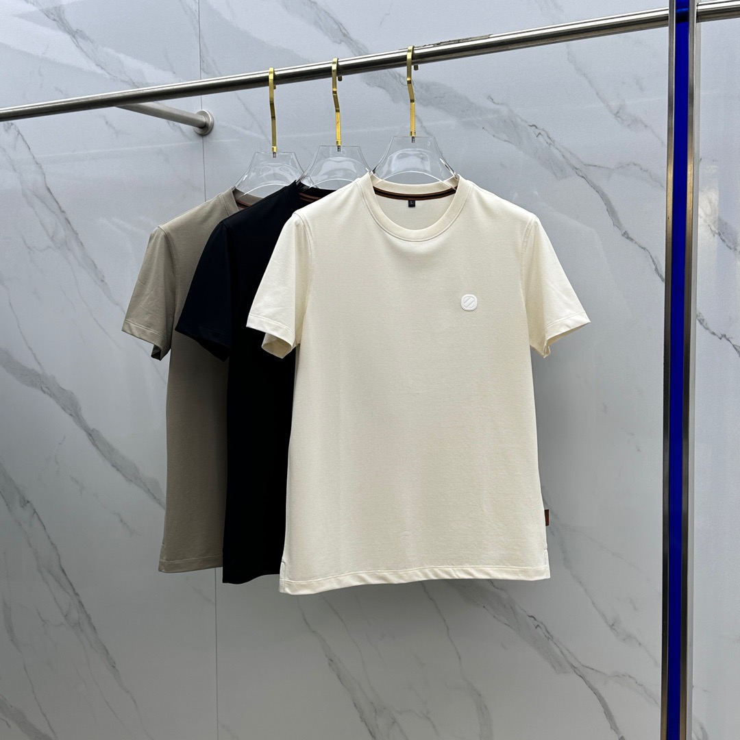 NO:128759,.【Jenia】 Fashionable and simple short-sleeved T-shirt is famous for its simple and delicate design and high-quality details, perfectly cut, and the latest British hanging dot and thread technology after the label is more perfect, the materials are meticulous, suitable for any occasion, excellent feel, comfortable and breathable! It is the choice of men who focus on practicality and quality. The original quality is synchronized by the official website [strong]. The new model is available for sale immediately, and there are large products [handshake] 174 140 catties wearing L size, and you can wear up to 200 catties! M-4XL.,zegna,T-shirt,tees,t-shirt,alexander wang19860909.【 杰尼亚】 时尚简约 短袖T恤 简洁细腻的设计和高质细节而闻名,裁剪完美,后标最新英国吊点线技术,更加完美,用料一丝不苟,适合任何场合, 手感极佳 舒服又透气! 是注重实用和品质的男士的选择.原單品質 官網同步[强].新款上市 即转即卖 有大货[握手] 174 140斤穿L码 最大可以穿200斤！M-4XL.,,zegna,T-shirt,tees，t-shirt,alexander wang,Men's clothing