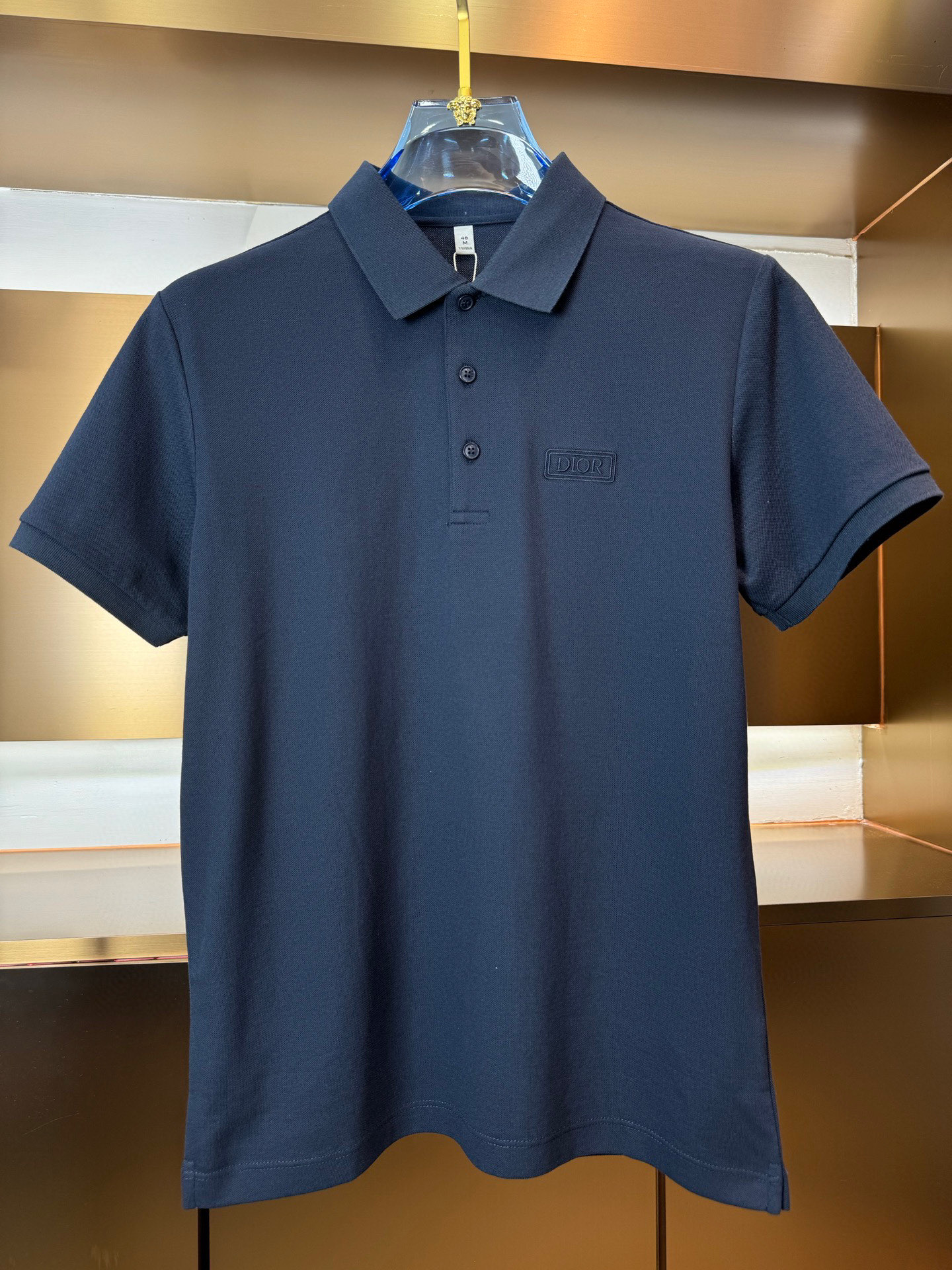 NO:130562,.【Dio】 Fashionable and simple short-sleeved T-shirt is famous for its simple and delicate design and high-quality details, perfectly cut, and the latest British hanging dot and thread technology after the label is more perfect, the materials are meticulous, suitable for any occasion, excellent feel, comfortable and breathable! It is the choice of men who focus on practicality and quality. The original quality is synchronized by the official website [strong]. The new model is available for sale immediately, and there are large products [handshake] 174 140 catties wearing L size, and you can wear up to 200 catties! M-4XL.,dior,T-shirt,tees,t-shirt,alexander wang19860909.【 迪奥】 时尚简约 短袖T恤 简洁细腻的设计和高质细节而闻名,裁剪完美,后标最新英国吊点线技术,更加完美,用料一丝不苟,适合任何场合, 手感极佳 舒服又透气! 是注重实用和品质的男士的选择.原單品質 官網同步[强].新款上市 即转即卖 有大货[握手] 174 140斤穿L码 最大可以穿200斤！M-4XL.,,dior,T-shirt,tees，t-shirt,alexander wang,Men's clothing