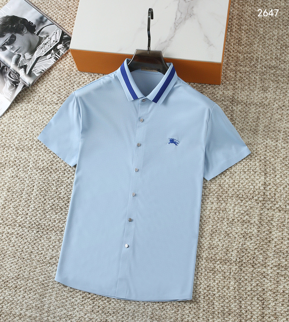 NO:132097,.【Burberry】Stylish and simple short-sleeved shirt is famous for its simple and delicate design and high-quality details, perfect cut, and the latest British hanging dot and line technology after the label is more perfect, the materials are meticulous, suitable for any occasion, excellent feel, comfortable and breathable! It is the choice of men who focus on practicality and quality. The original quality is synchronized by the official website [strong]. The new model is available for sale immediately, and there are large products [handshake] 174 140 catties wearing L size, and you can wear up to 200 catties! M-4XL., burberry,shirts,T-shirt,alexander wang19860909.【 巴宝莉】 时尚简约 短袖衬衫 简洁细腻的设计和高质细节而闻名,裁剪完美,后标最新英国吊点线技术,更加完美,用料一丝不苟,适合任何场合, 手感极佳 舒服又透气! 是注重实用和品质的男士的选择.原單品質 官網同步[强].新款上市 即转即卖 有大货[握手] 174 140斤穿L码 最大可以穿200斤！M-4XL.,,burberry,shirts,T-shirt,alexander wang,Men's clothing