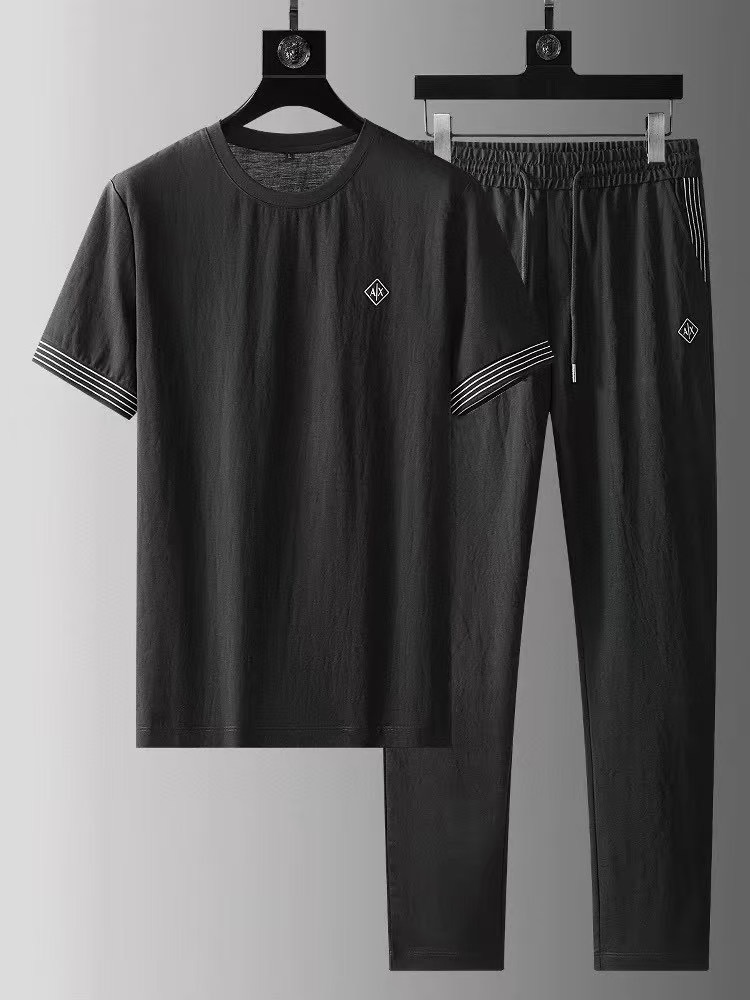 NO:132093,【Armani】Hot-up a high-end!  Aristocratic suit [Rose][Rose] The original single-quality exclusive high-quality major brand suits are all top European and American styles and fabrics handmade, and the works of the world's top designers, with international fashion brands, reflecting elegance, personality, fashion. Our company does not attract customers at low prices, but starts with quality, taste, connotation and some top design elements. 175 140 catties. Wear L can wear 200 catties. Standard size M-4XL.,,armani,alexander wang19860909【 阿玛尼】爆款a 高端 ！贵族套装 [玫瑰][玫瑰]原单品质独家首选高品质各大品牌套装,全是欧美顶级爆款花色及面料手工,世界顶尖设计师作品,具备国际时尚大牌元素,体现高雅、个性、时尚[强][强][强].本公司不是以低价格吸引客户,是以品质、品味、内涵以及一些顶级设计元素为起点.175 140斤 穿L 可以穿200斤.标准尺码 M-4XL.,,armani,alexander wang,Men's clothing