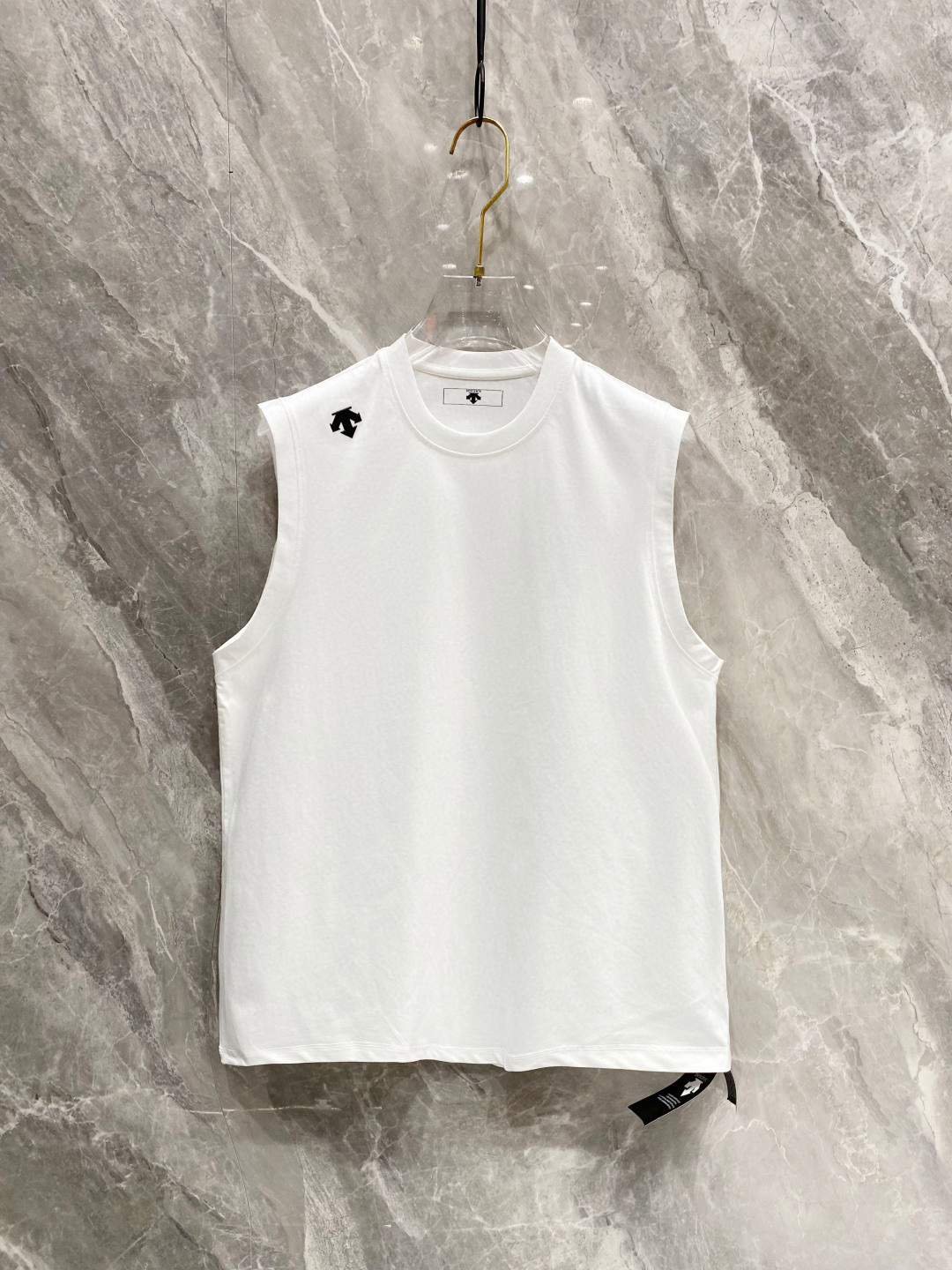 NO:132104,The new DiSant Home 25ss letter vest, the neckline and cuffs reinforced threads are not easy to deform. The fabric has been washed and has a comfortable feel, skin-friendly and breathable, and it cannot be pilled!  Os style, same style for men and women, size S-2XL, alexander wang19860909迪桑特家25ss新款字母背心 领口和袖口增强螺纹不易变形 面料经洗水处理,手感舒适,亲肤透气不起球！ os版型 男女同款 尺码S-2XL,,alexander wang,Men's clothing