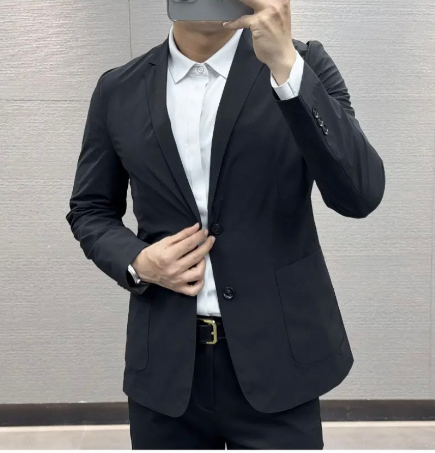 NO:135837,【Armani】Simple spring. Suit, jacket, windbreaker, high-level order, high-standard customization, high-standard customization, very stylish, classic and versatile, customer-supplied hardware, each with a unique logo, any fashion can be matched in winter, a true top order, the style is also very good, slim fit, highly recommended. 175 catties wear L, maximum wear about 190 catties. It is recommended to report height and weight code. M-3XL.,,armani, jackets & coats,alexander wang19860909【 阿玛尼】春季简约.西服 夹克 风衣贵族高级别要求订单 高标准定制　上身非常有型 经典百搭 客供五金 每颗都有独特logo 冬季任何时装都可以搭配　真正的顶级订单 版型上也是非常的好 修身版型 强烈推荐.175 斤穿L 最大穿190斤左右 .建 议报身高体重配码 .M-3XL.,,armani,jackets & coats,alexander wang,Men's clothing