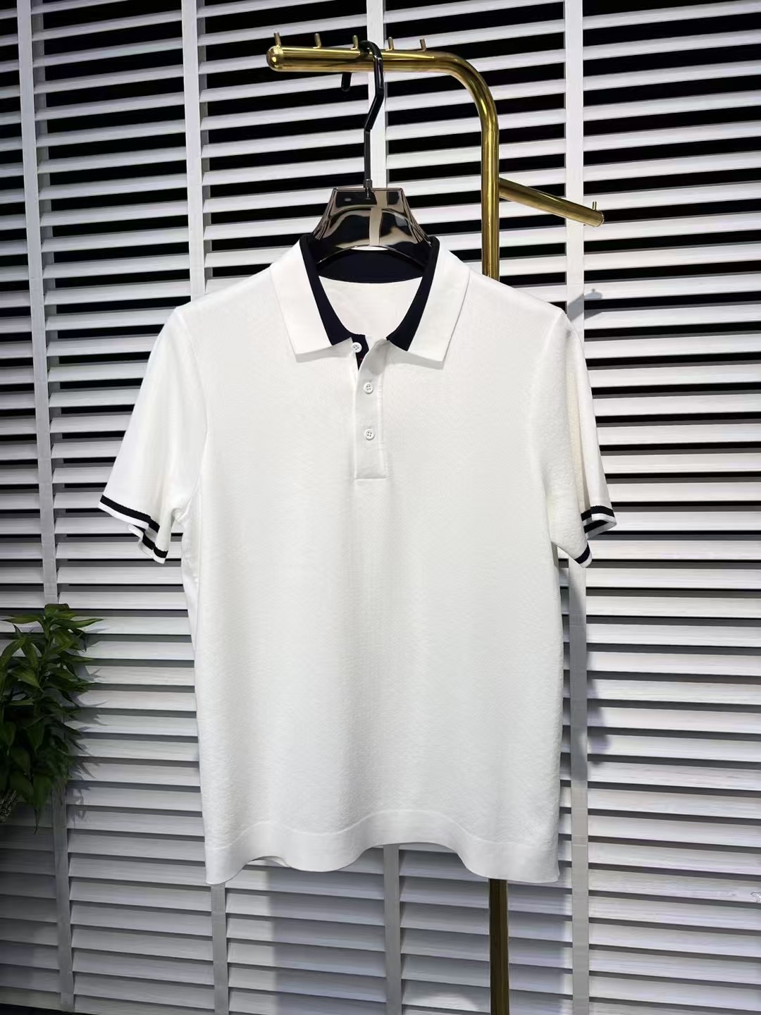 NO:135059,.【Gucci】Stylish and simple short-sleeved T-shirt is famous for its simple and delicate design and high-quality details, perfectly cut, and the latest British hanging dot and line technology after the label is more perfect, the materials are meticulous, suitable for any occasion, excellent feel, comfortable and breathable! It is the choice of men who focus on practicality and quality. The original quality is synchronized by the official website [strong]. The new model is available for sale immediately, and there are large products [handshake] 174 140 catties wearing L size, and you can wear up to 200 catties! M-4XL., gucci, T-shirt,tees, t-shirt,alexander wang19860909.【 古驰】 时尚简约 短袖T恤 简洁细腻的设计和高质细节而闻名,裁剪完美,后标最新英国吊点线技术,更加完美,用料一丝不苟,适合任何场合, 手感极佳 舒服又透气! 是注重实用和品质的男士的选择.原單品質 官網同步[强].新款上市 即转即卖 有大货[握手] 174 140斤穿L码 最大可以穿200斤！M-4XL.,,gucci,T-shirt,tees，t-shirt,alexander wang,Men's clothing