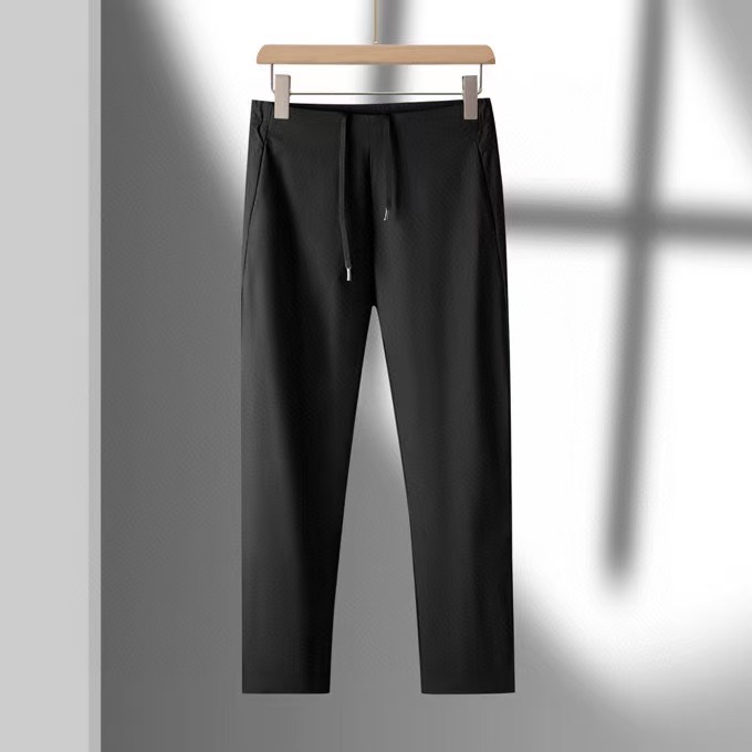 NO:135847,[Archaew Bird] Simple and fashionable. Summer casual pants are very comfortable to wear, low-key and luxurious. They are very classy when worn. There is no need to say much about the style and cutting of the pants. The upper body is exquisite and vivid. The truly first-class quality is the true palace-level casual pants, which are made of Turkish cotton, produce the most famous tannin cloth. The quality is excellent, and the pants are soft after heavy washing!  Straight-footed style, not picky, the upper body is absolutely stylish, the waist is inlaid with silver jewelry, extremely luxurious.M-4XL.,arc'teryx,alexander wang19860909【 始祖鸟】简约时尚 夏天休闲裤身穿着非常舒适 低调不失奢华 穿出去非常有档次,裤型款式和裁剪亦无需多言 上身精致跃然.真正一等一顶级质料 真正殿堂级的休闲裤,选用土耳其的棉花 生产出最有名的单宁布 品质卓然,经过重水洗使得裤子很柔软！直脚的版型 不挑人 上身绝对的有型 裤腰镶嵌银饰达人设计 极度奢华.M-4XL.,arc'teryx,alexander wang,Men's clothing