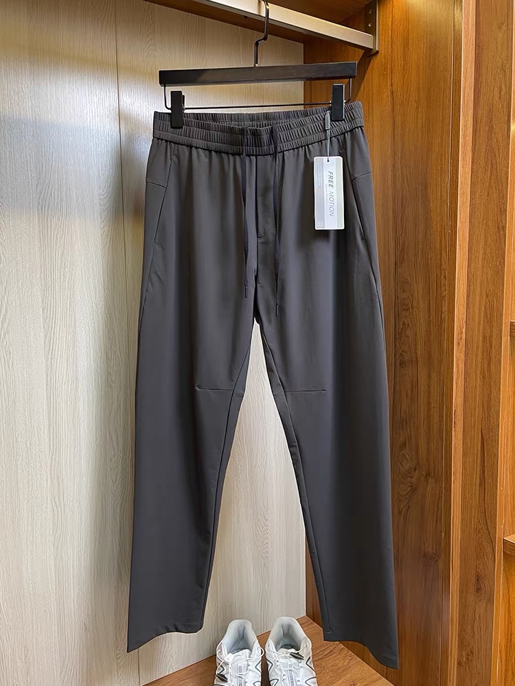 Luxurious Spring/Summer Pants: Amani’s Classy, Comfortable Thongs with Silver Waist Detail - 图片 2