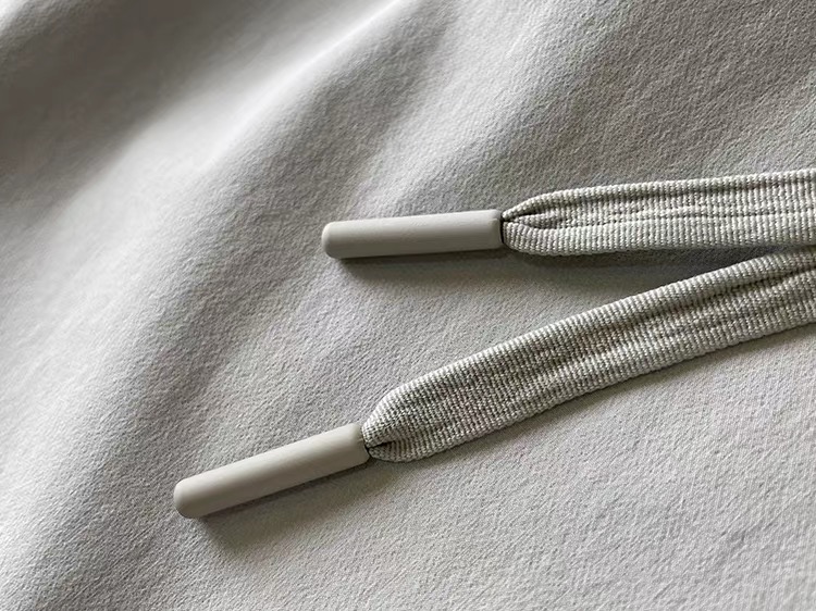 Luxurious Spring/Summer Pants: Amani’s Classy, Comfortable Thongs with Silver Waist Detail - 图片 6