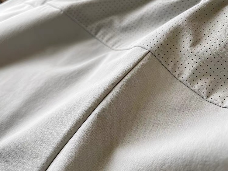 Luxurious Spring/Summer Pants: Amani’s Classy, Comfortable Thongs with Silver Waist Detail - 图片 9